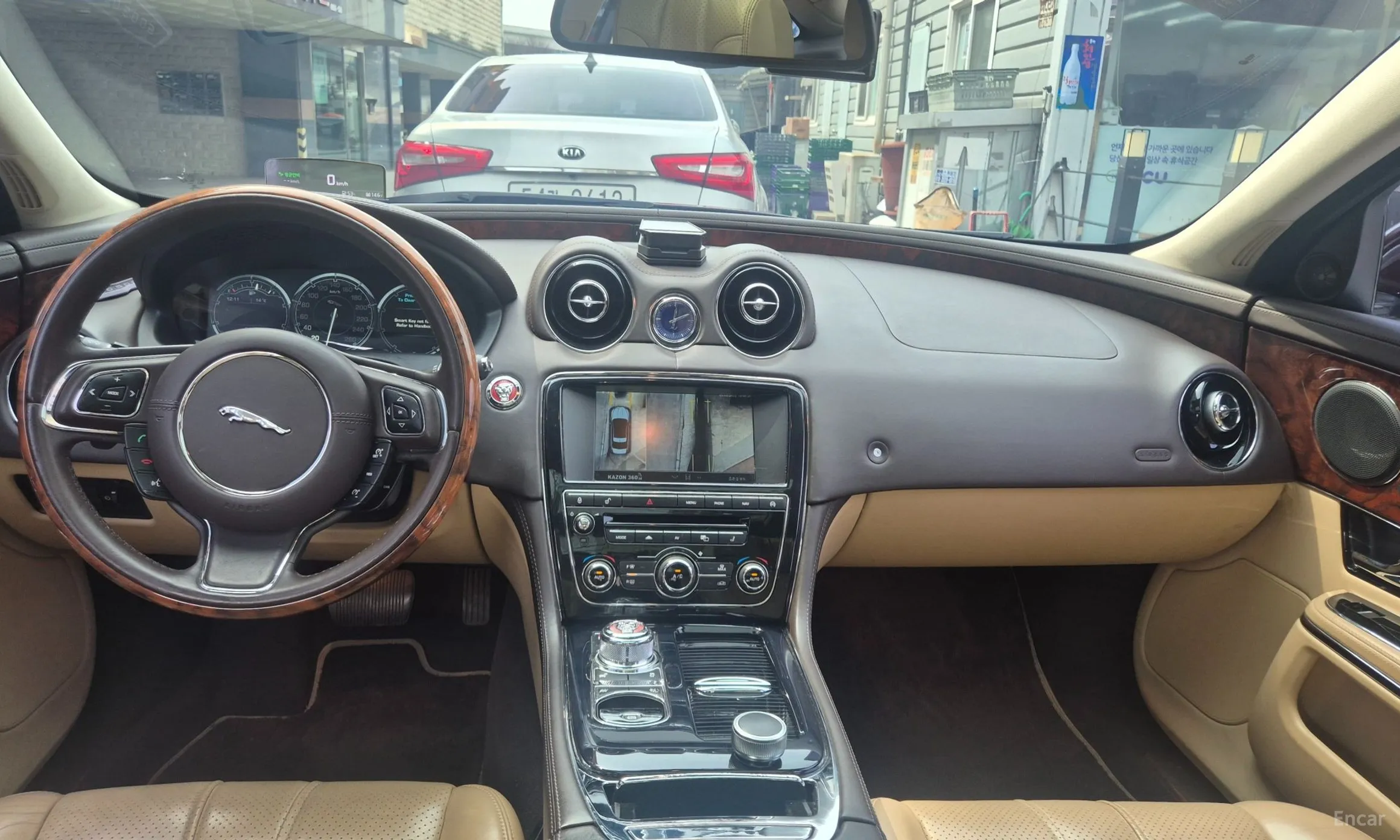 Jaguar All New XJ превью 7