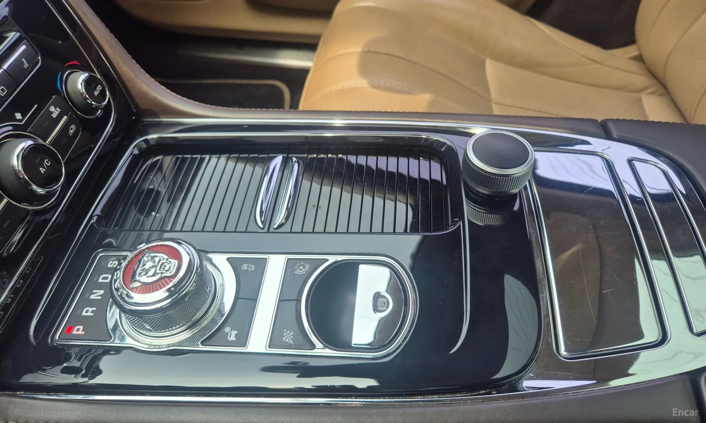 Jaguar All New XJ превью 9