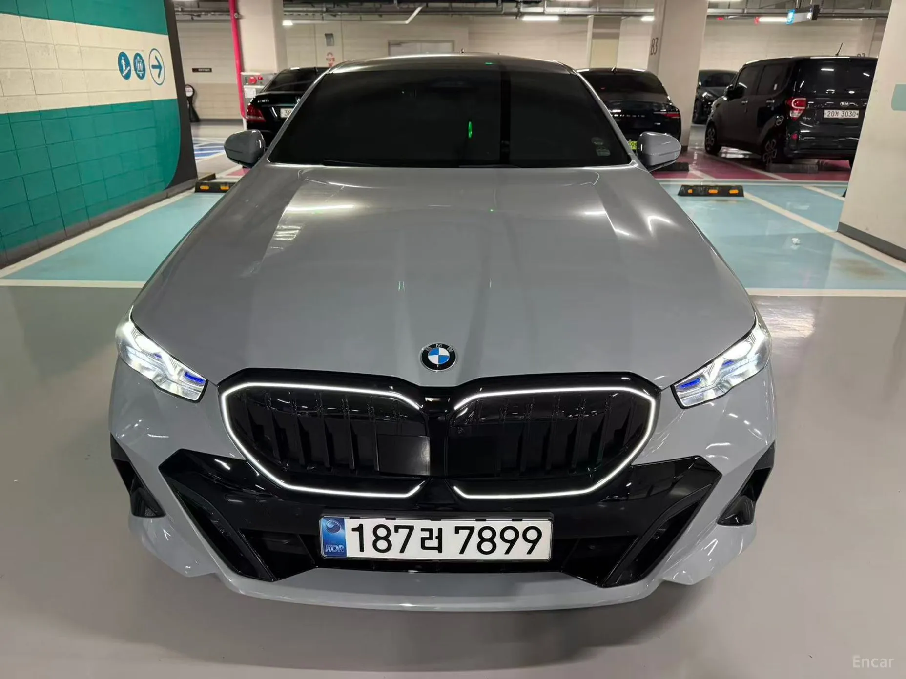 BMW 5 Series (G60) превью 11