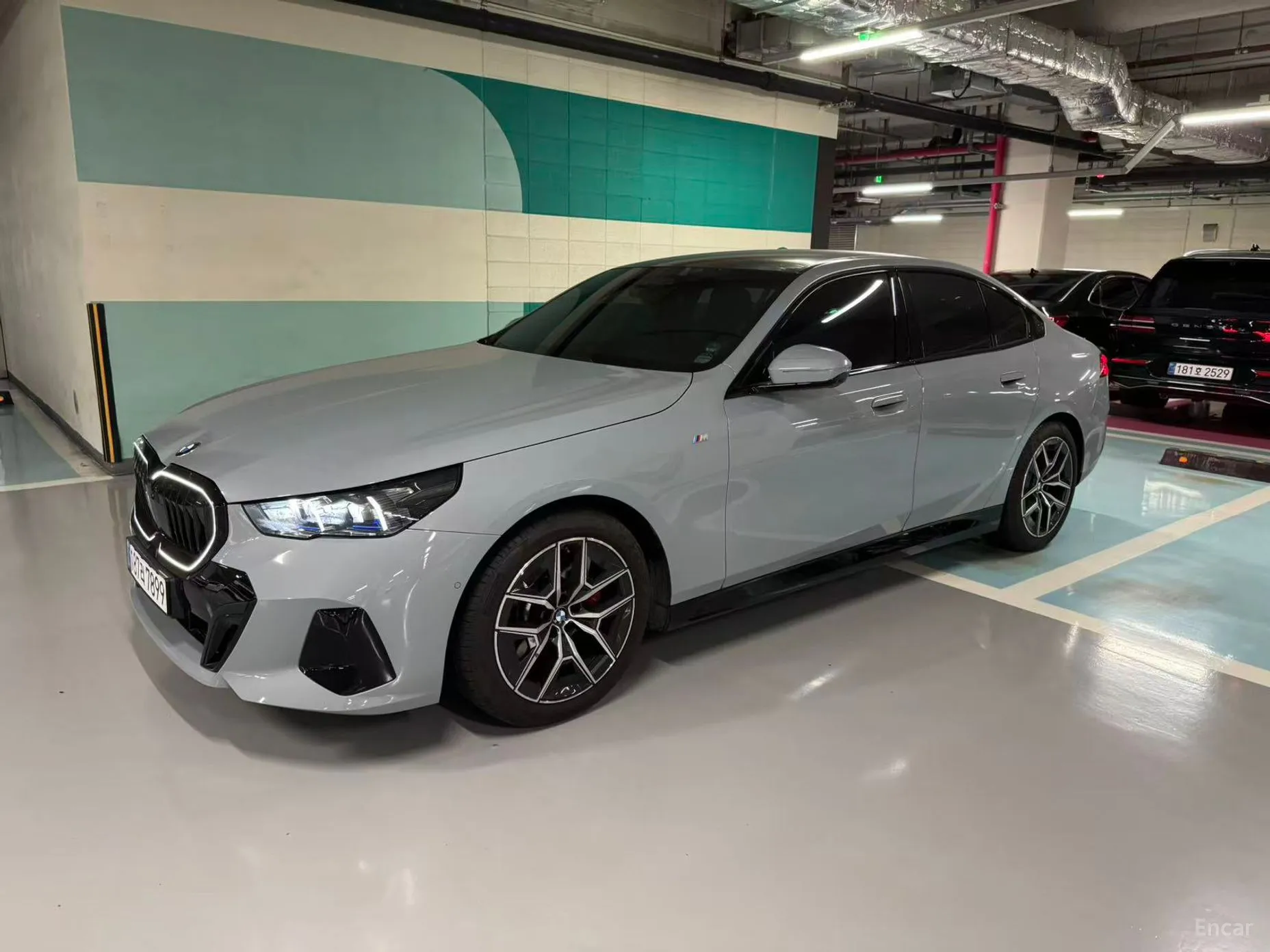 BMW 5 Series (G60) превью 3