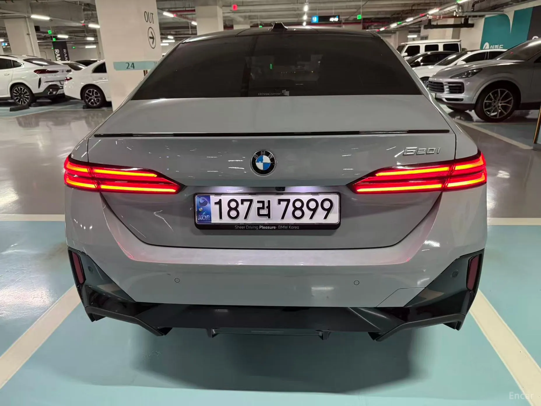 BMW 5 Series (G60) превью 4