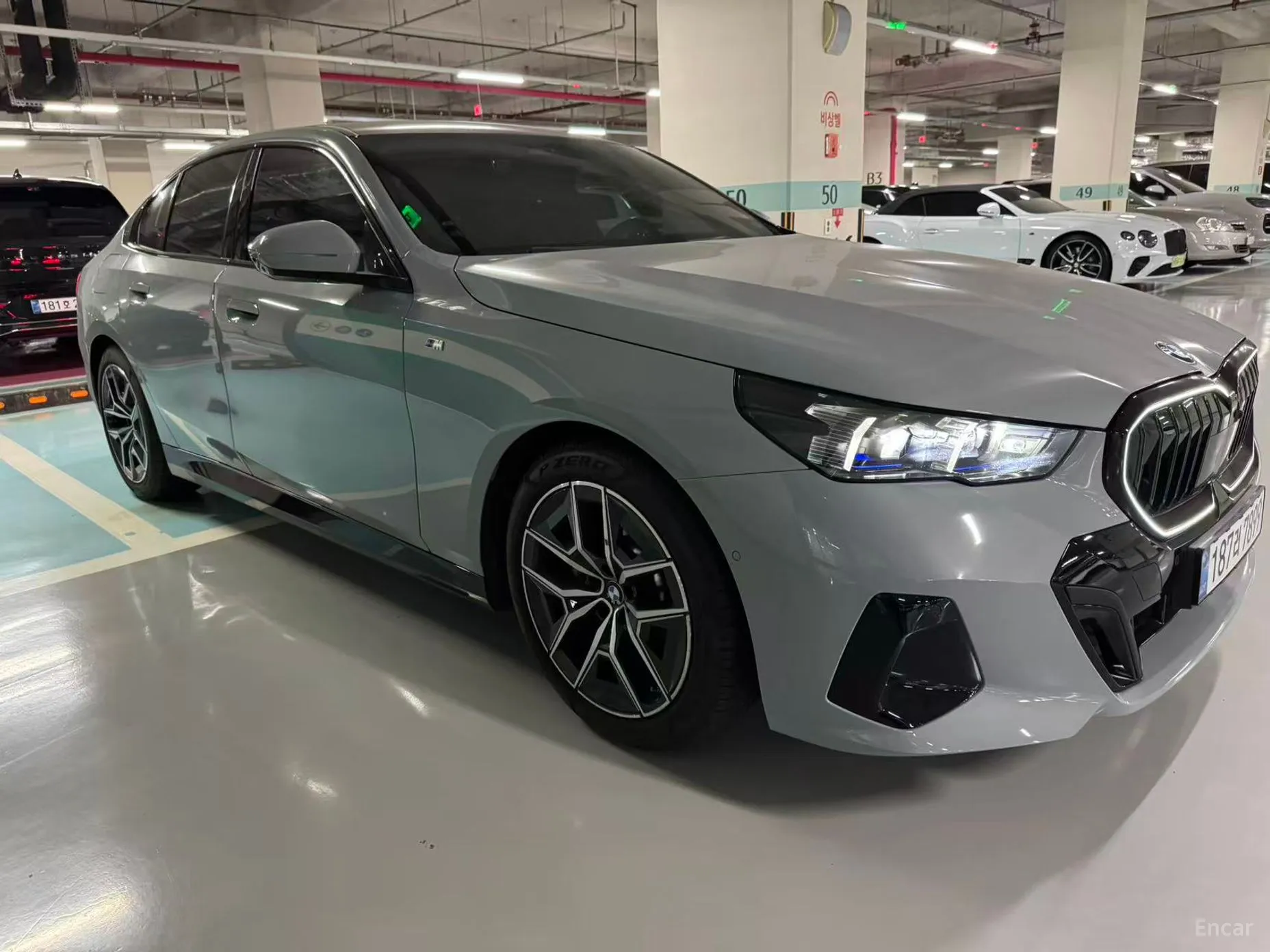 BMW 5 Series (G60) превью 5