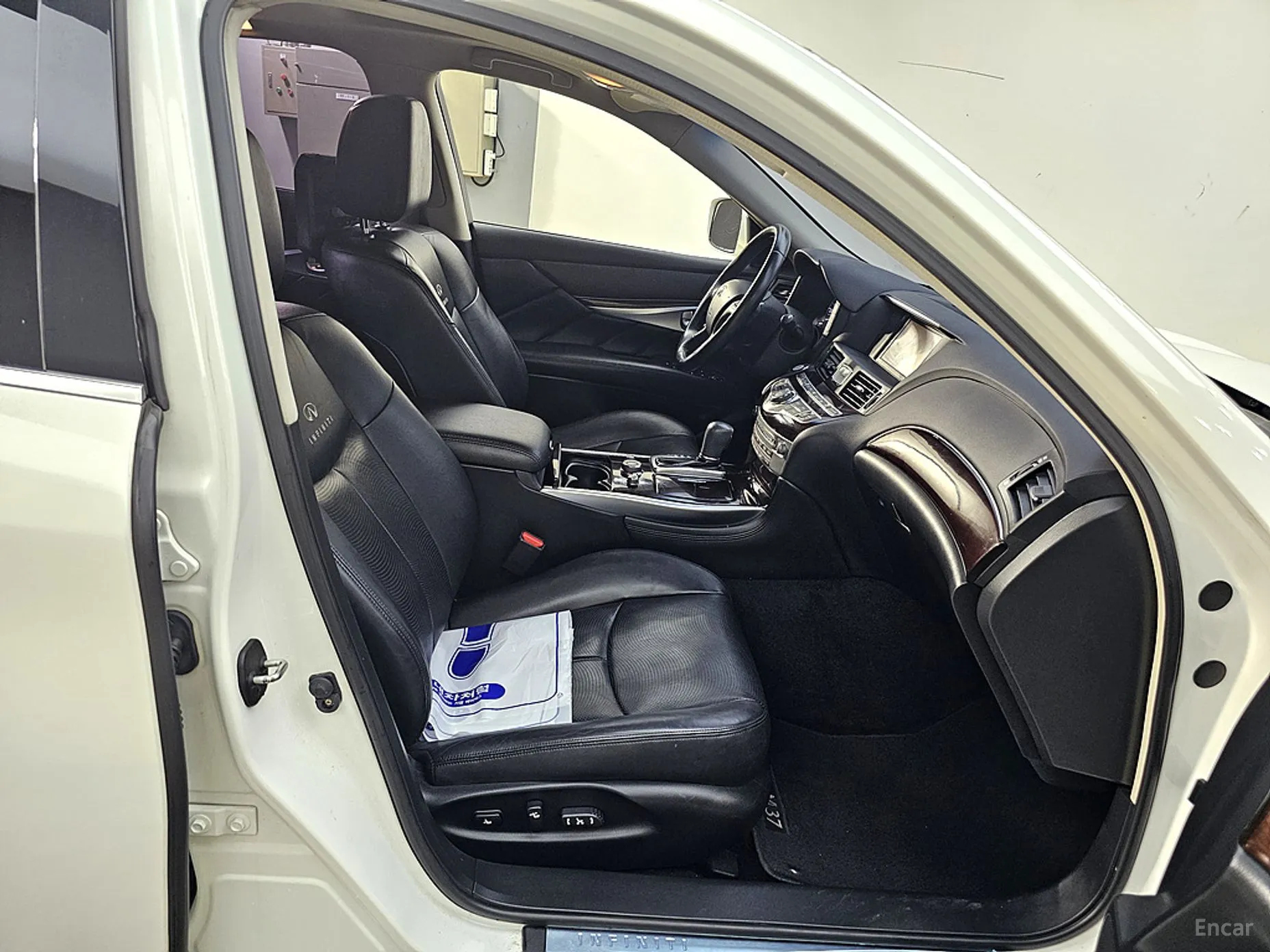 Infiniti M37 превью 11