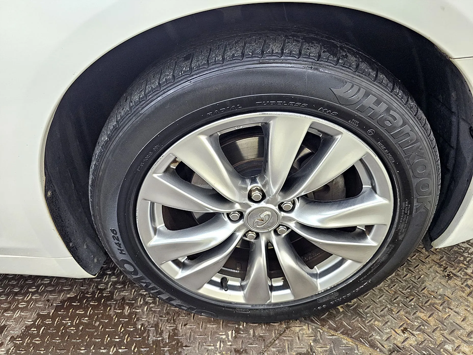 Infiniti M37 превью 20