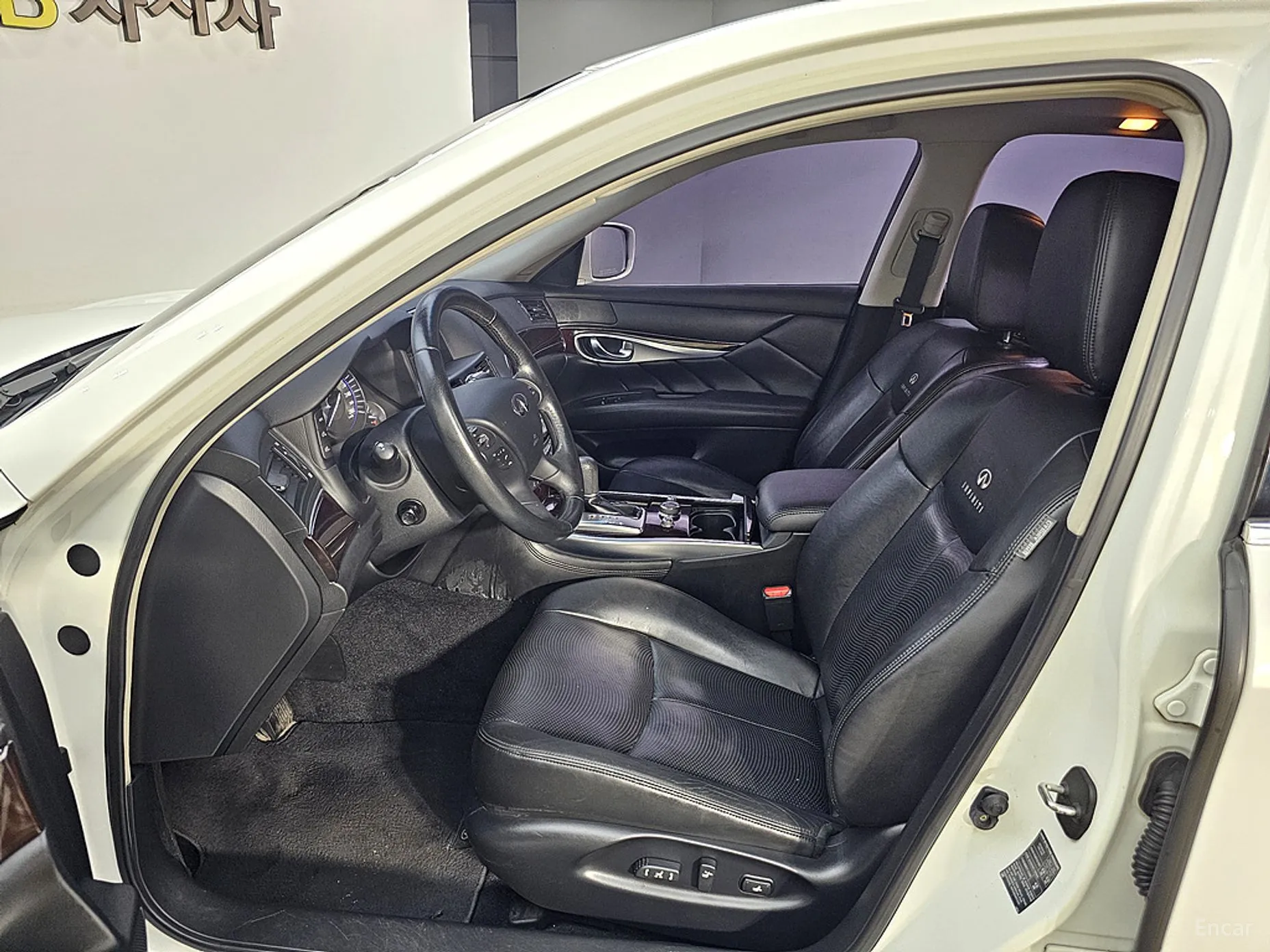 Infiniti M37 превью 8