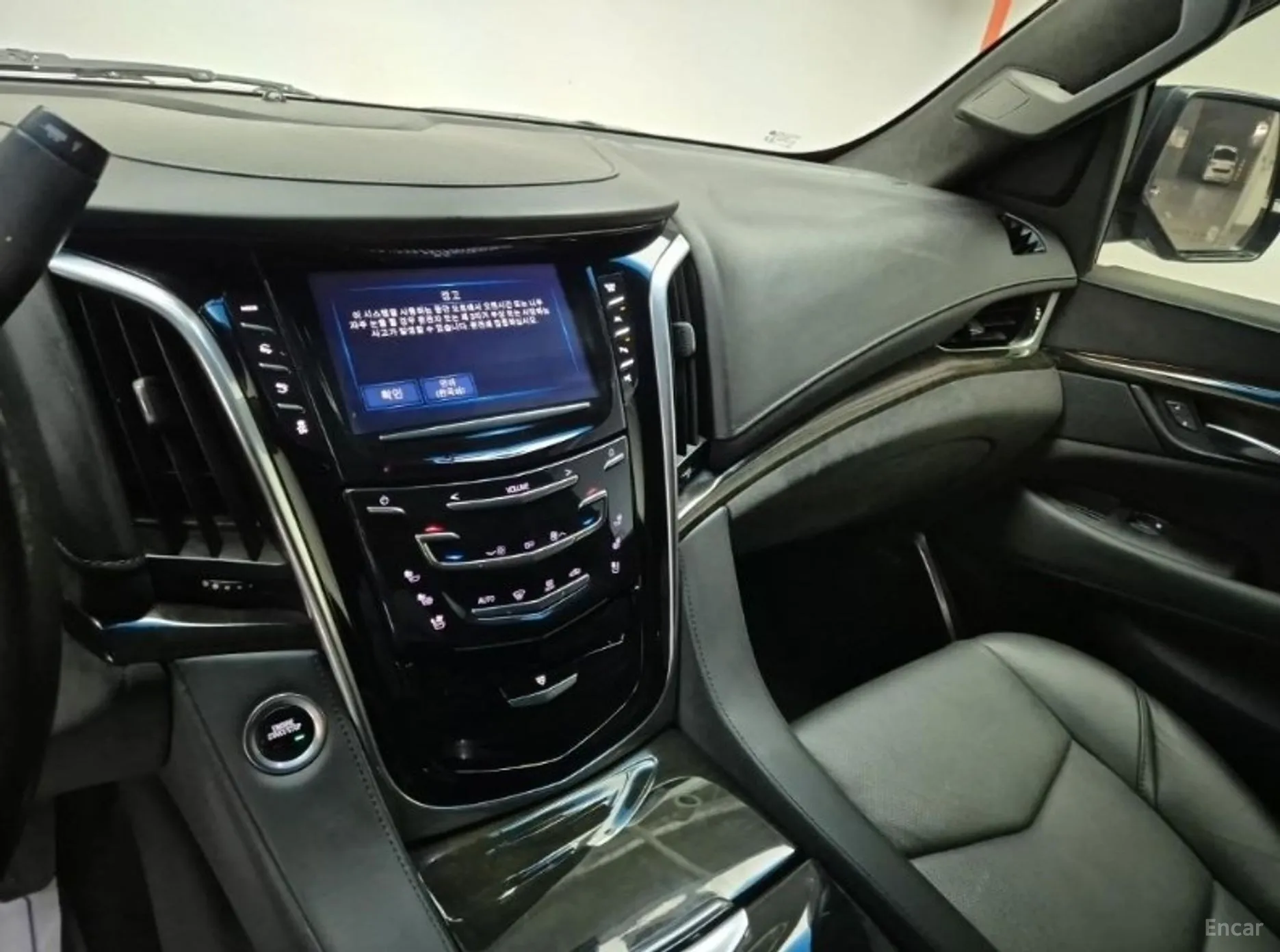 Cadillac Escalade превью 10