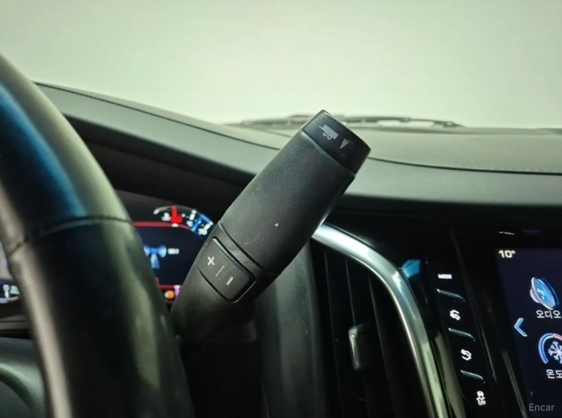 Cadillac Escalade превью 8