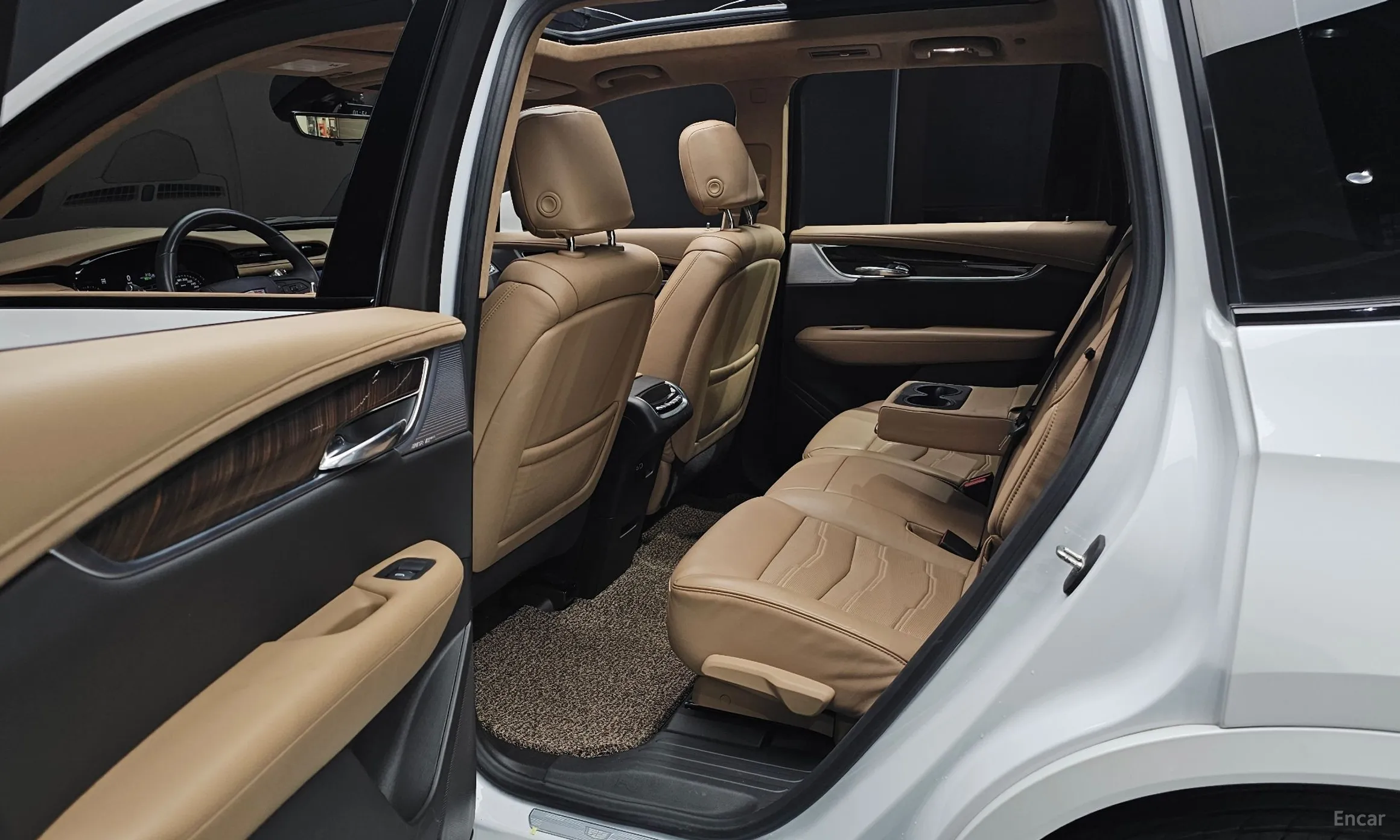 Cadillac XT6 превью 12