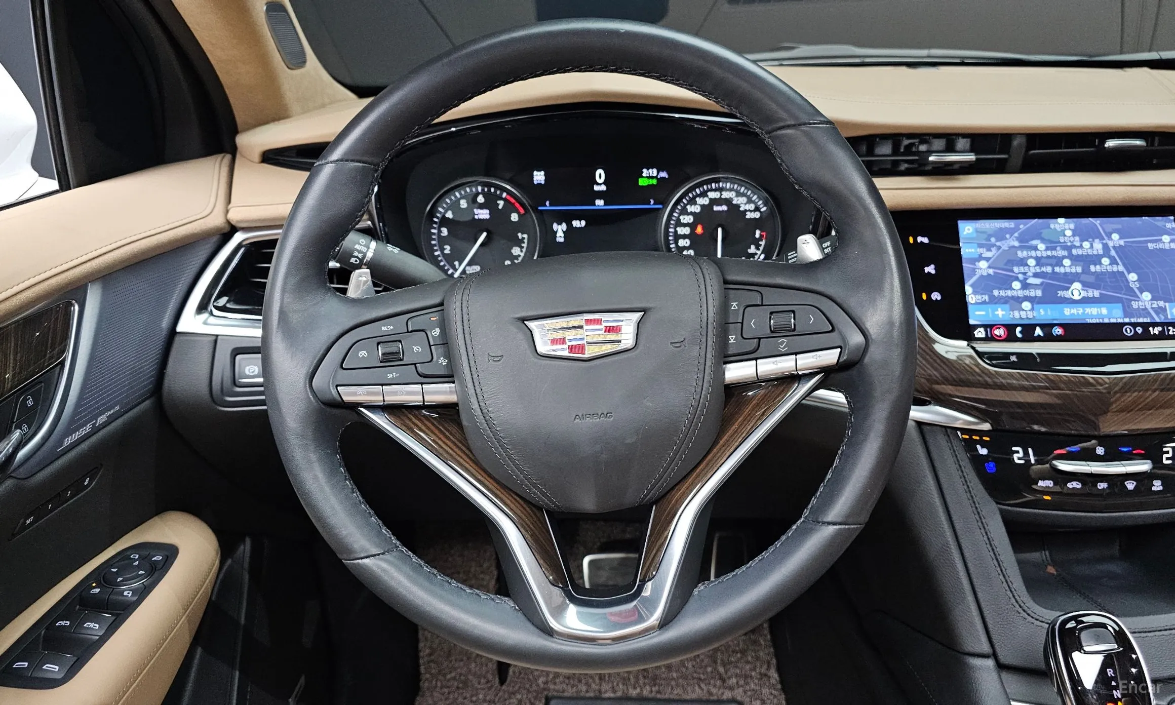 Cadillac XT6 превью 13