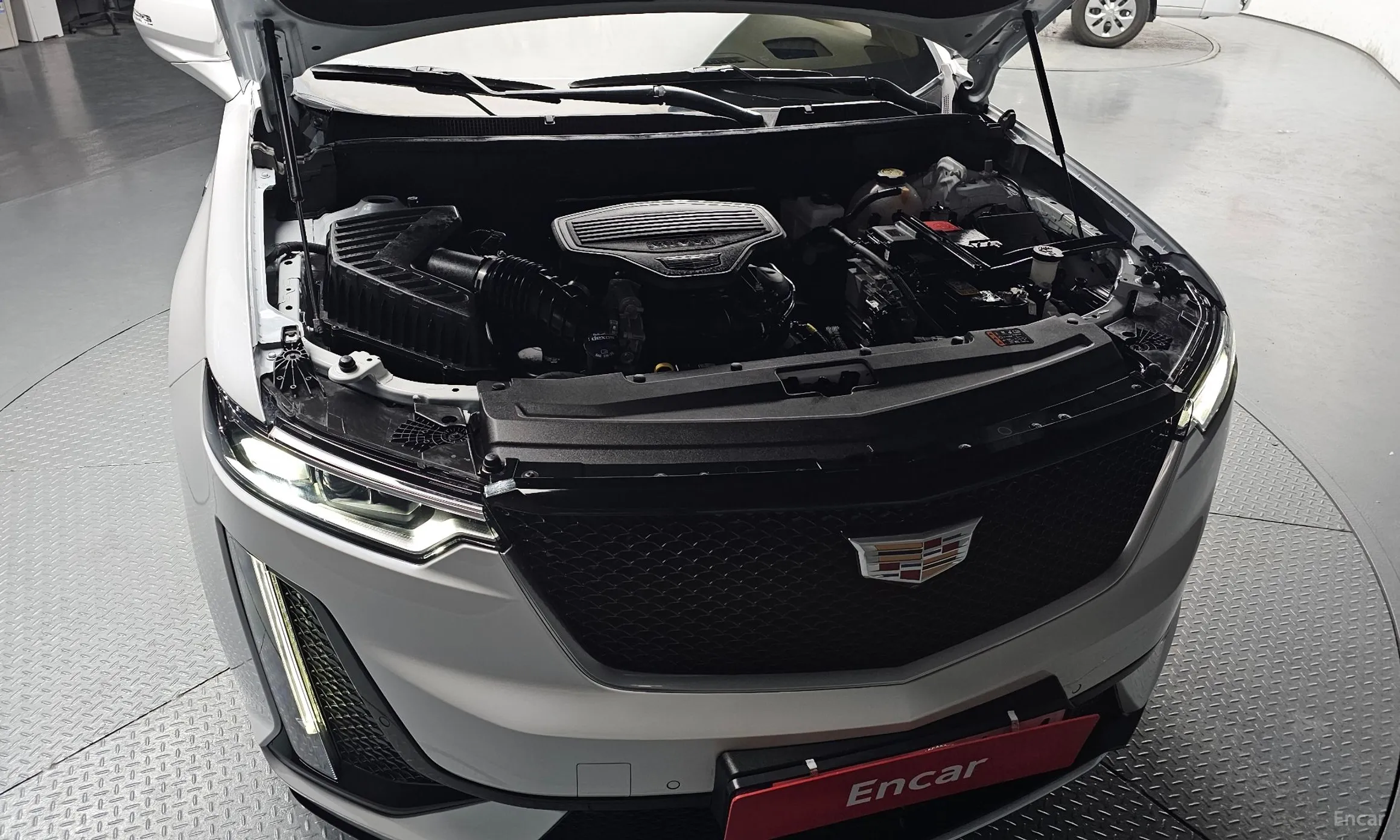 Cadillac XT6 превью 6