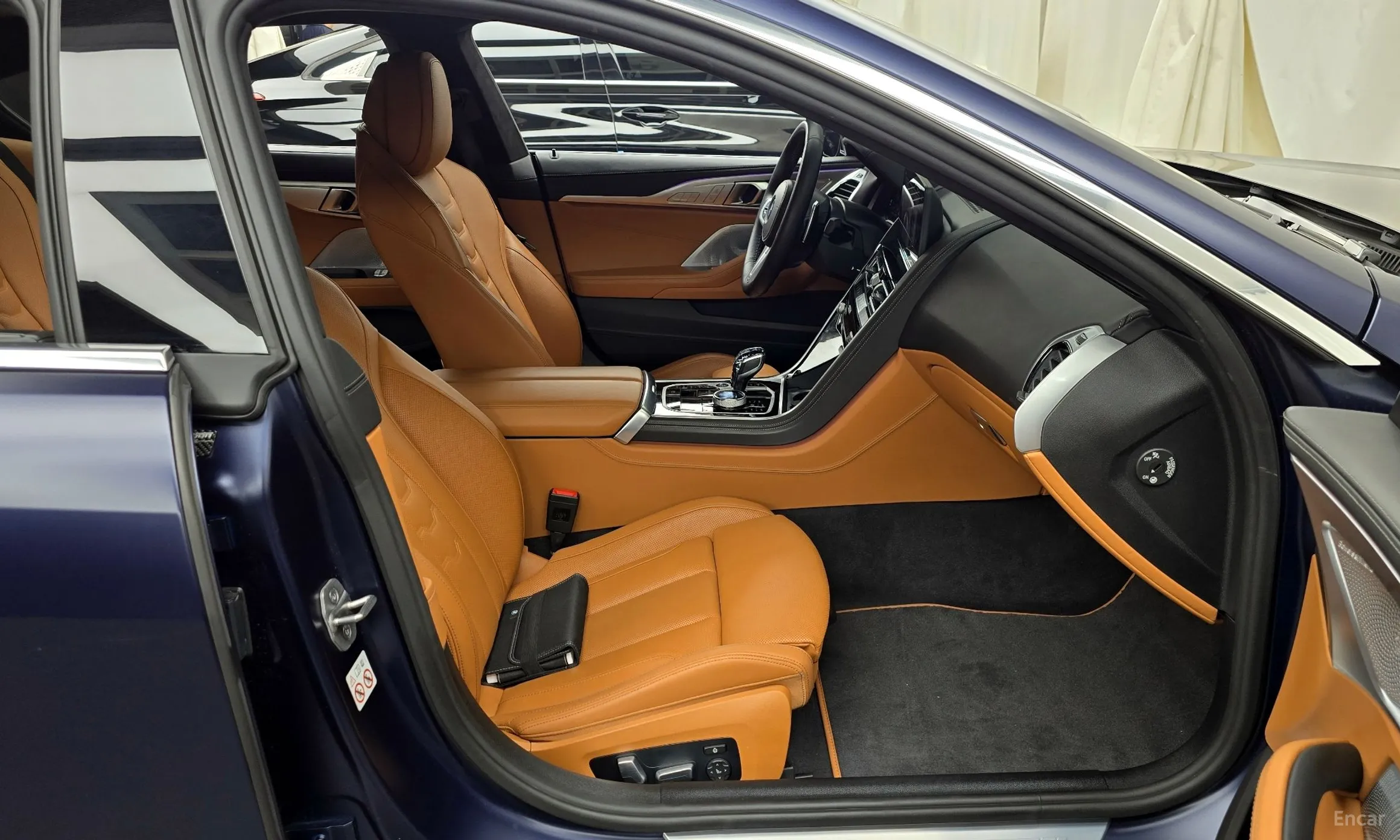 BMW 8-series (G15) превью 11