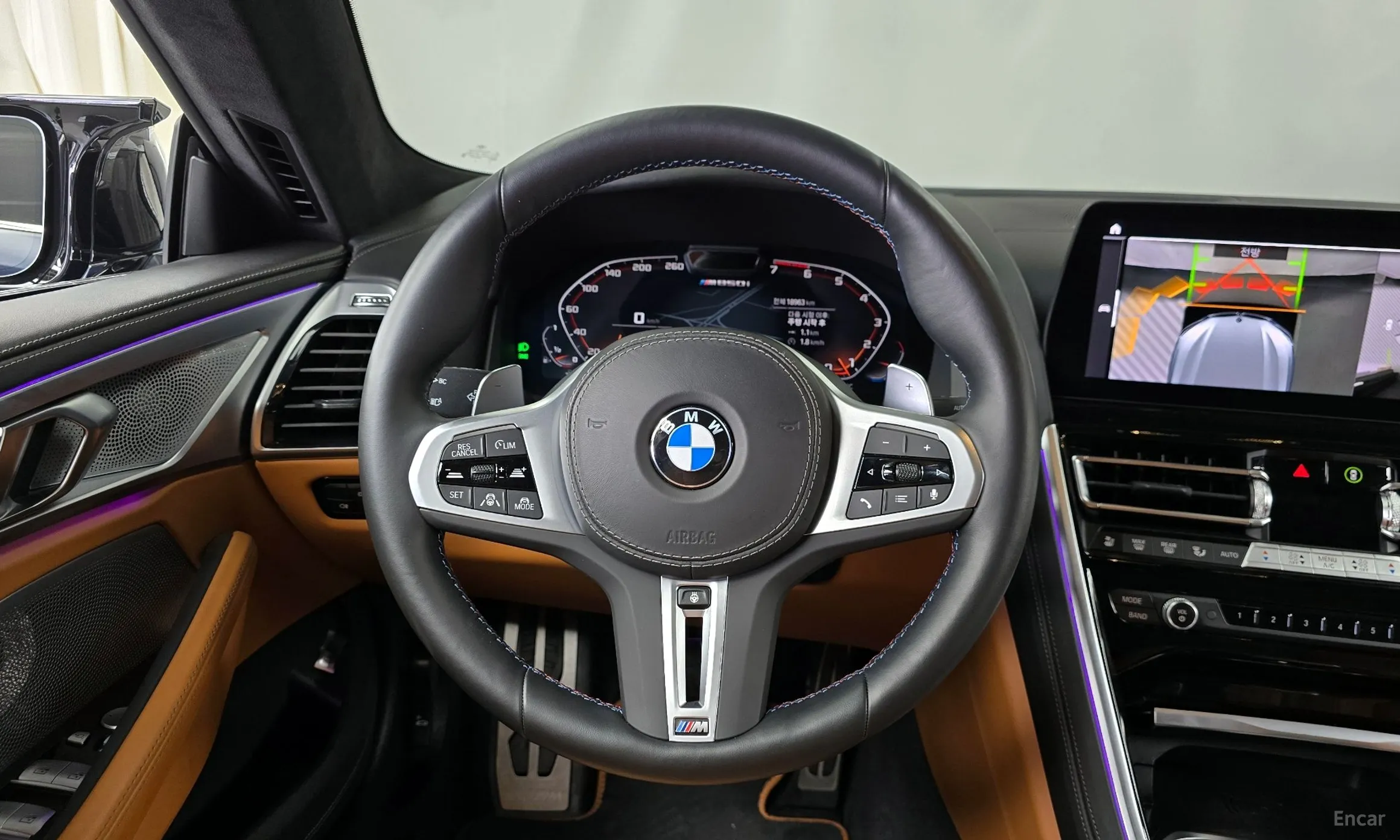 BMW 8-series (G15) превью 13