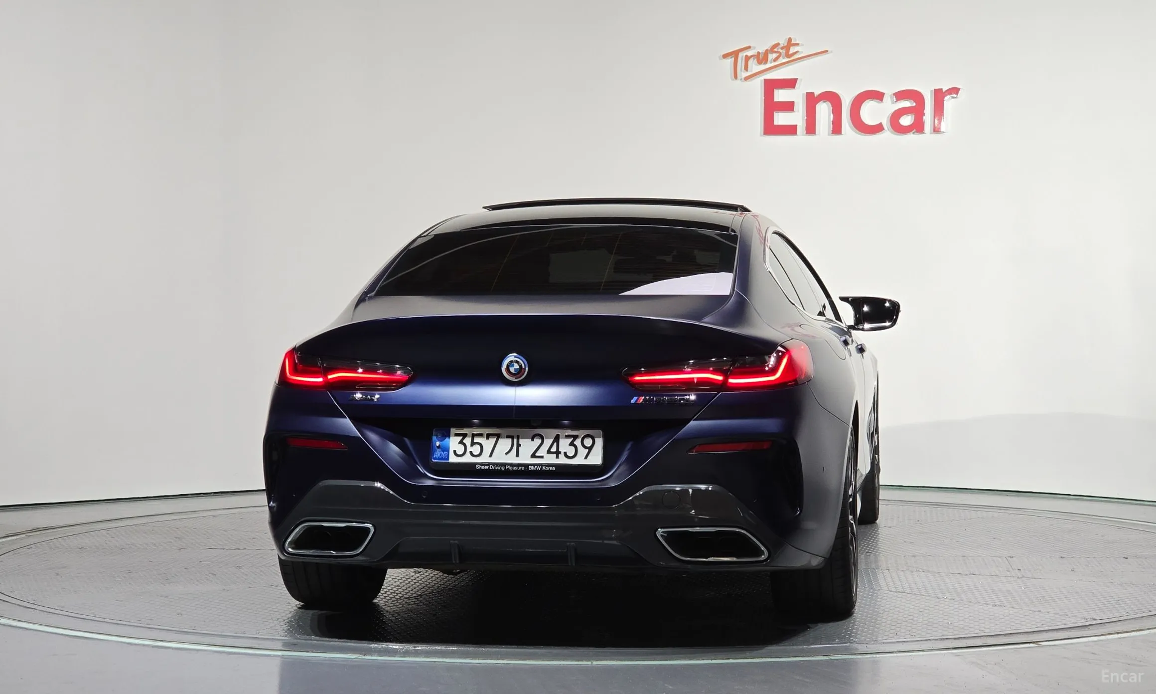 BMW 8-series (G15) превью 4
