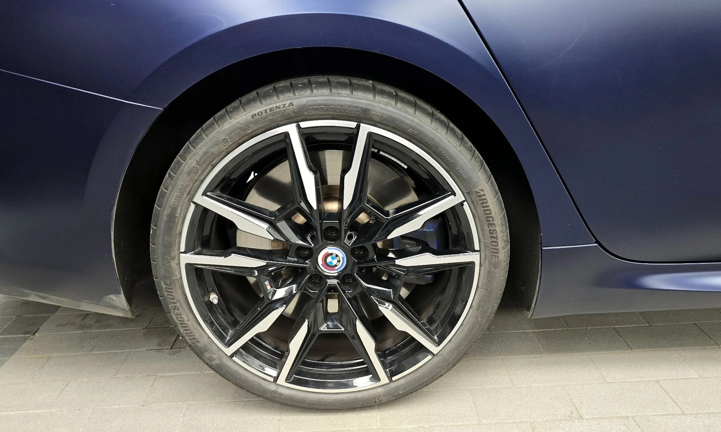 BMW 8-series (G15) превью 5