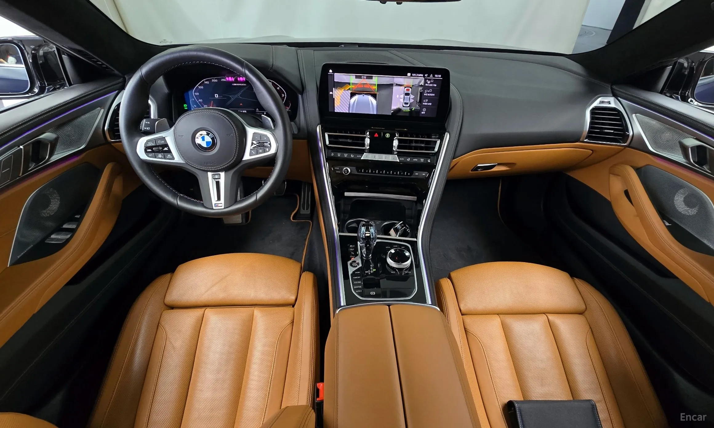 BMW 8-series (G15) превью 7