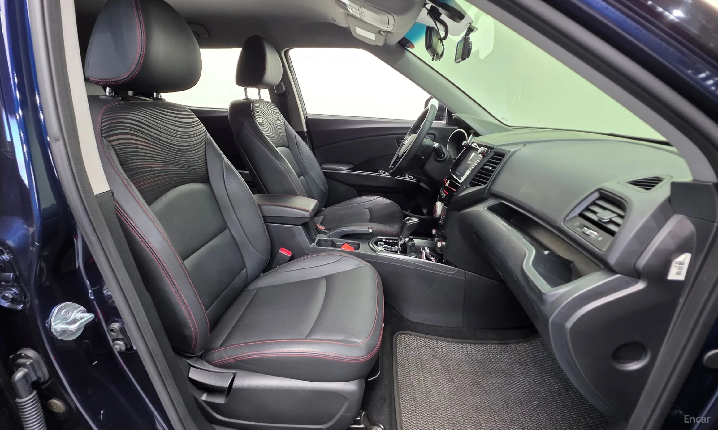 KG Mobility (SsangYong) Tivoli Air превью 10