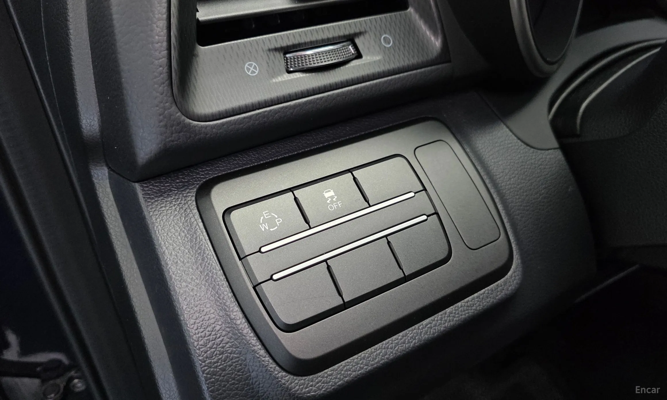 KG Mobility (SsangYong) Tivoli Air превью 13