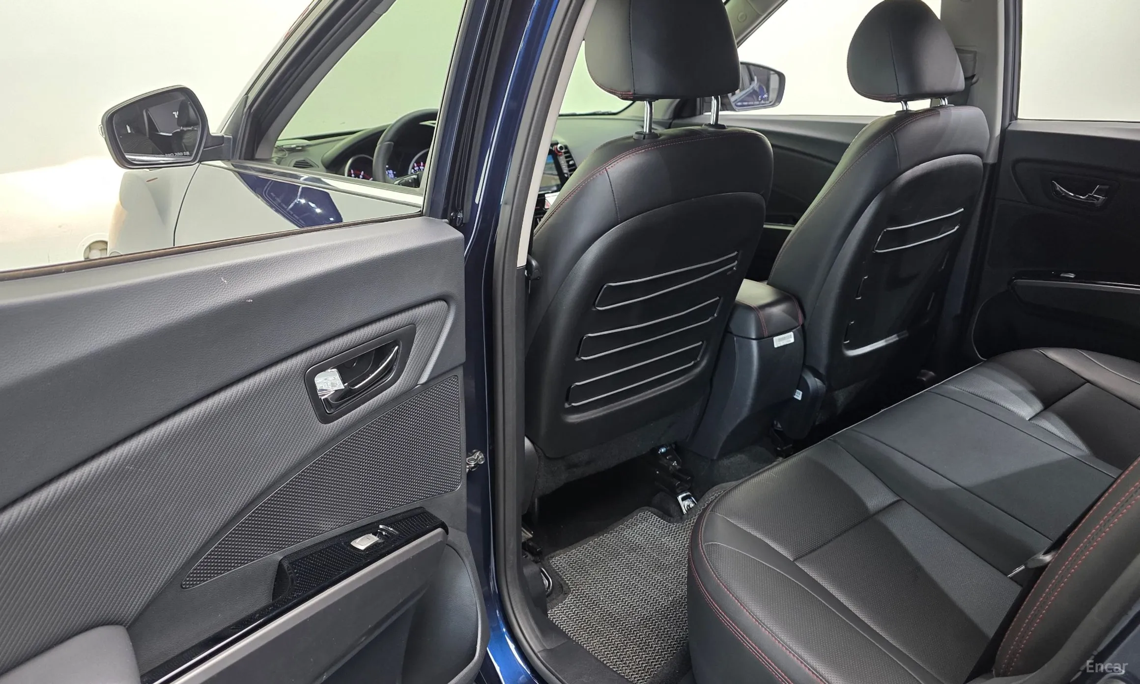 KG Mobility (SsangYong) Tivoli Air превью 18