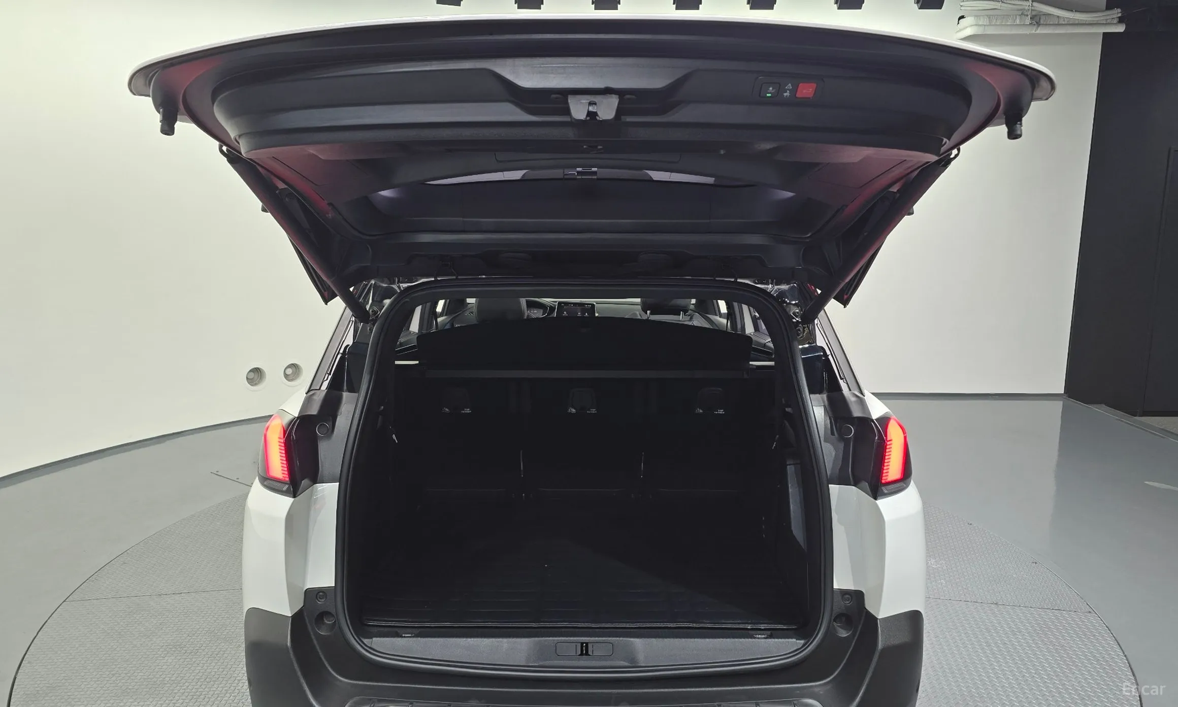 Peugeot 5008 2nd generation превью 20