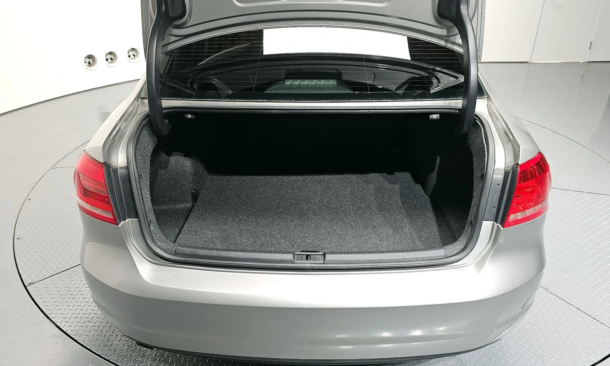 Volkswagen The New Passat превью 20