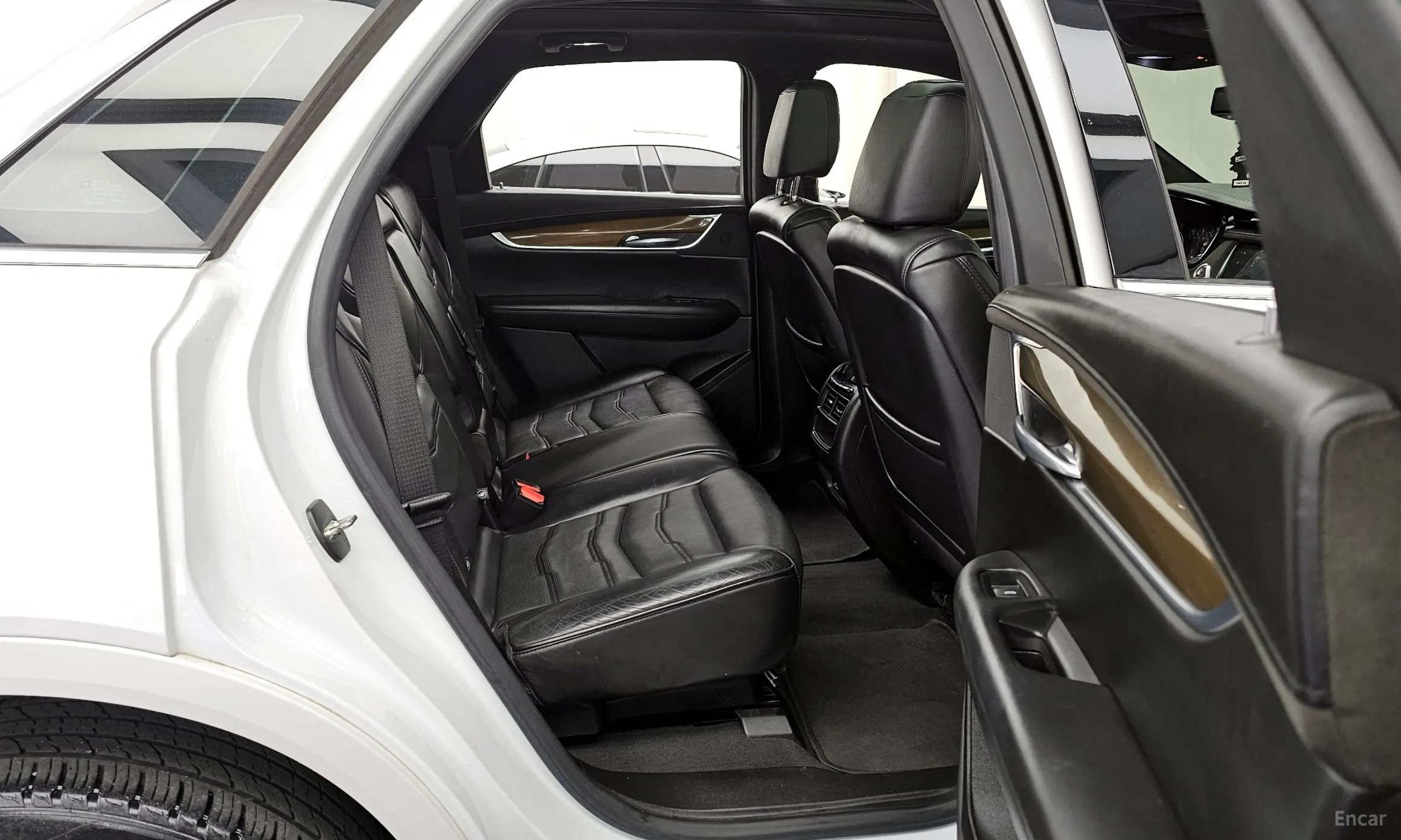 Cadillac XT5 превью 12