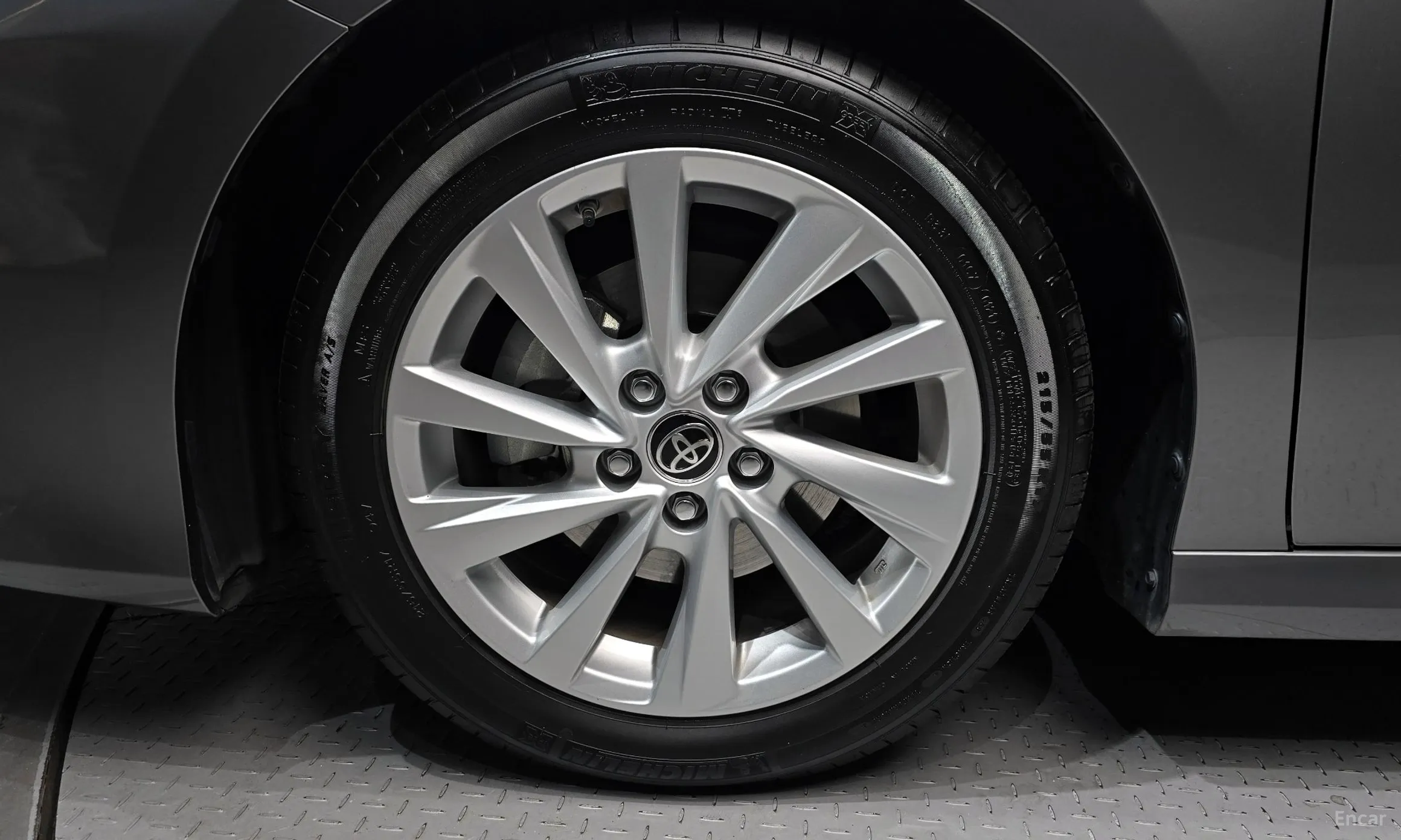 Toyota Camry (XV70) превью 5