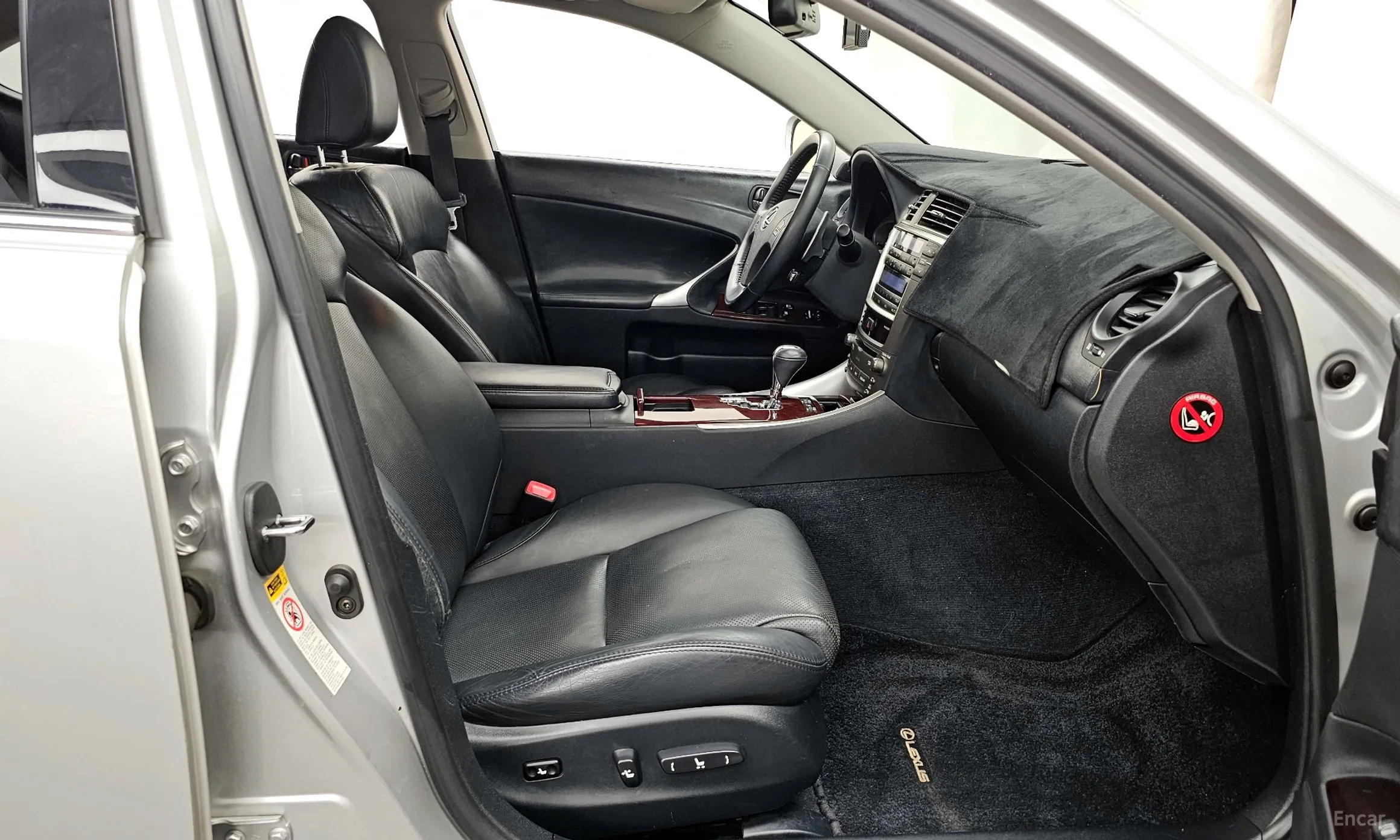 Lexus IS250 превью 11