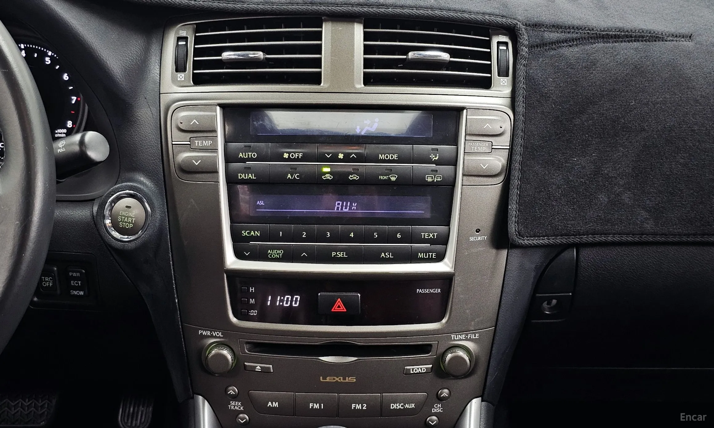 Lexus IS250 превью 14