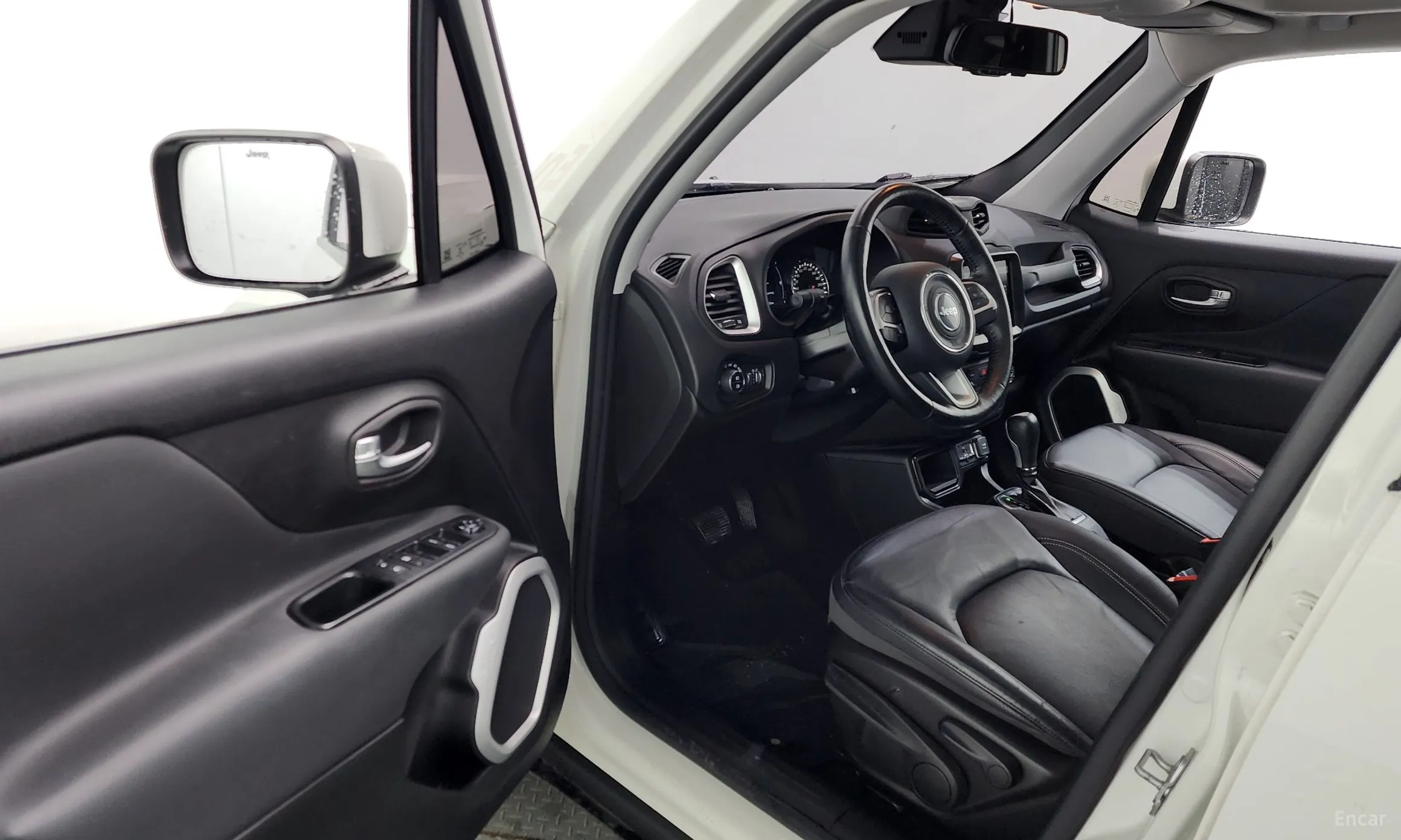 Jeep Renegade превью 10