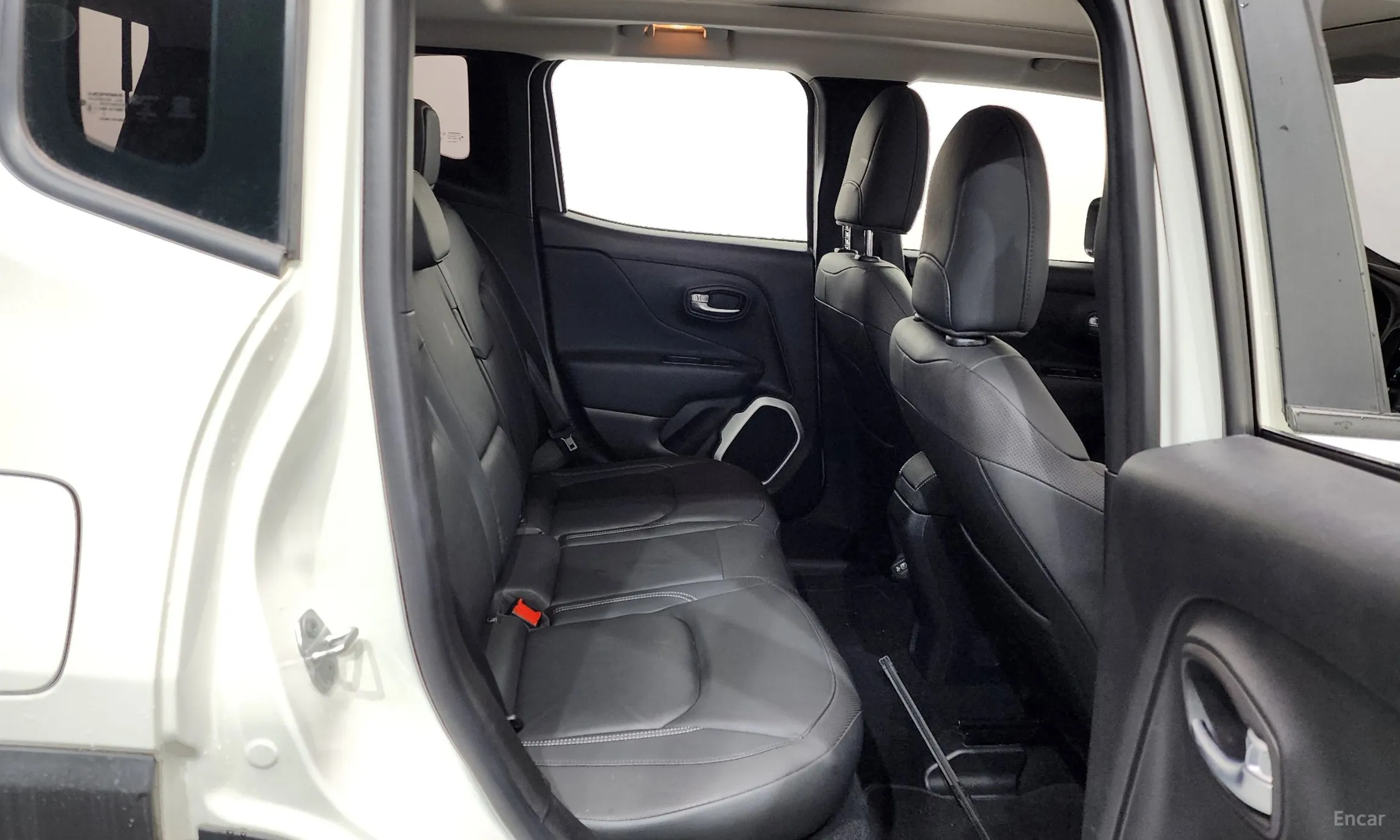 Jeep Renegade превью 11