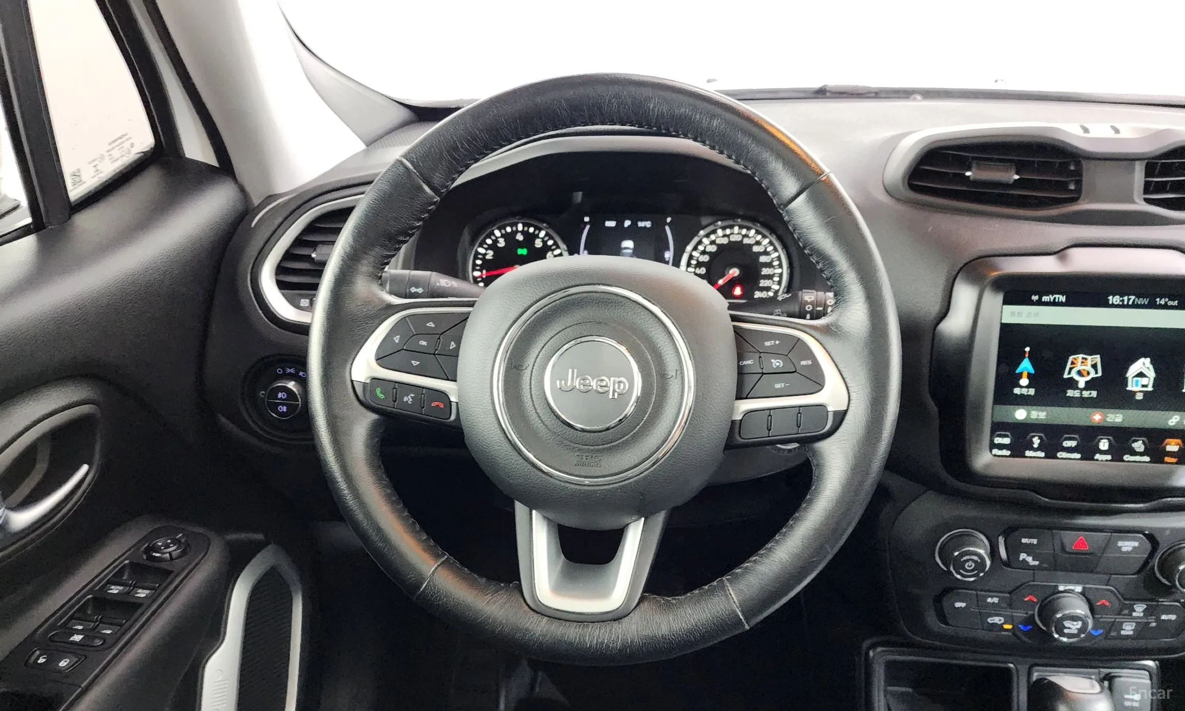 Jeep Renegade превью 12