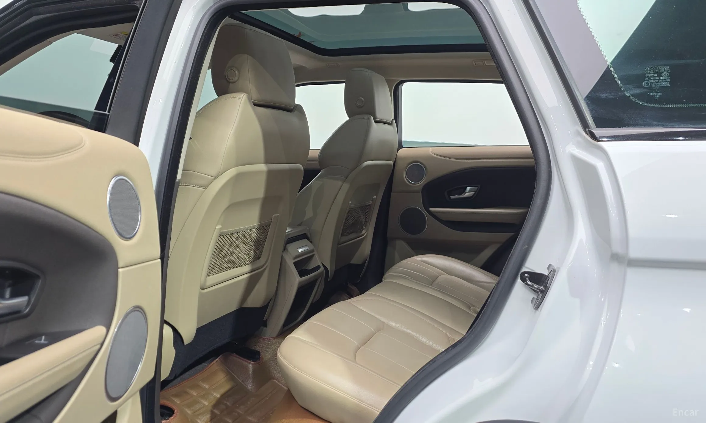 Land Rover Range Rover Evoque превью 11