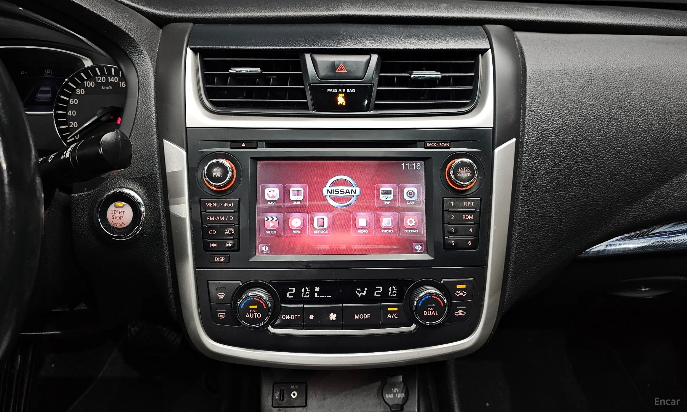 Nissan Altima превью 14