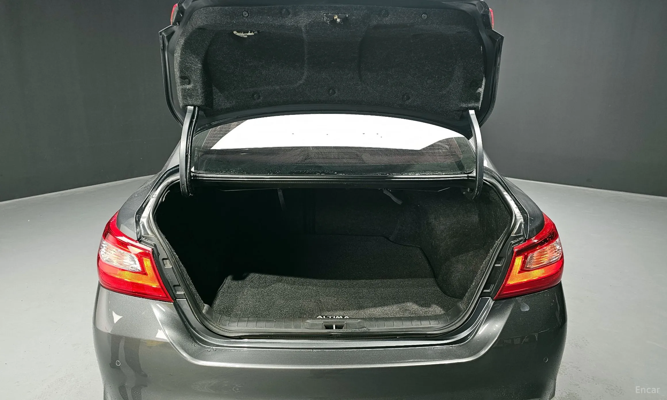 Nissan Altima превью 20