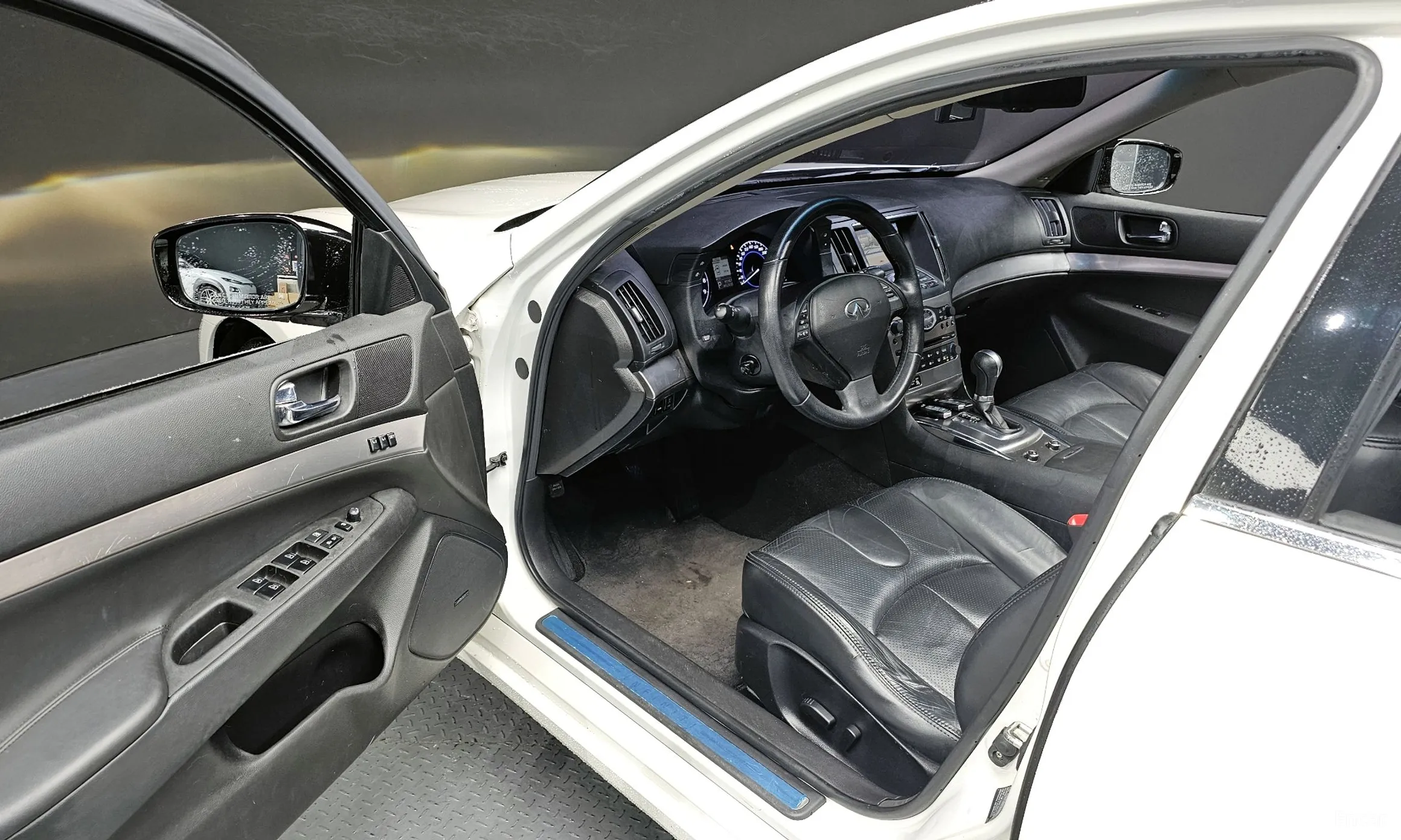 Infiniti G25 превью 10
