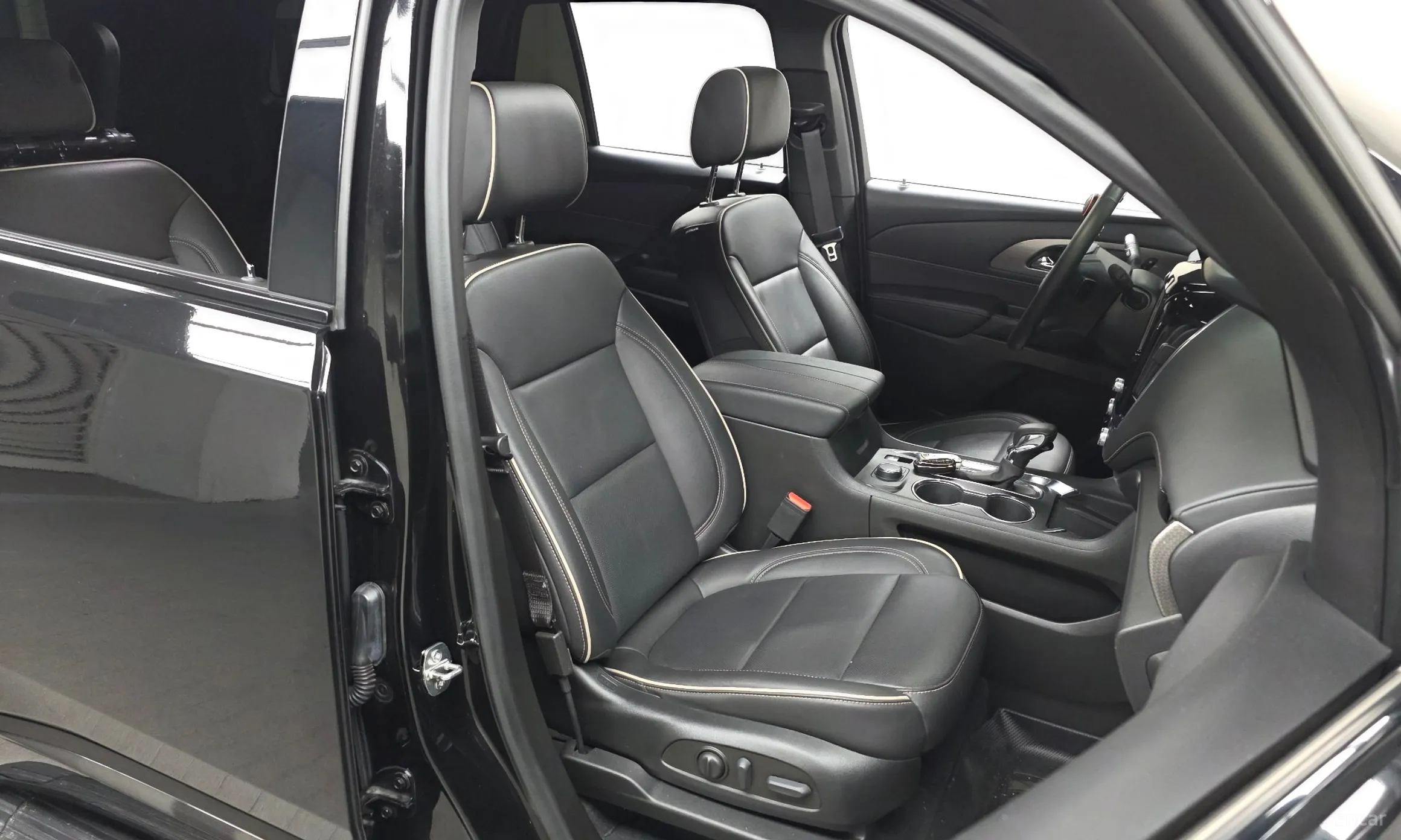 Chevrolet (GM Daewoo) Traverse превью 12