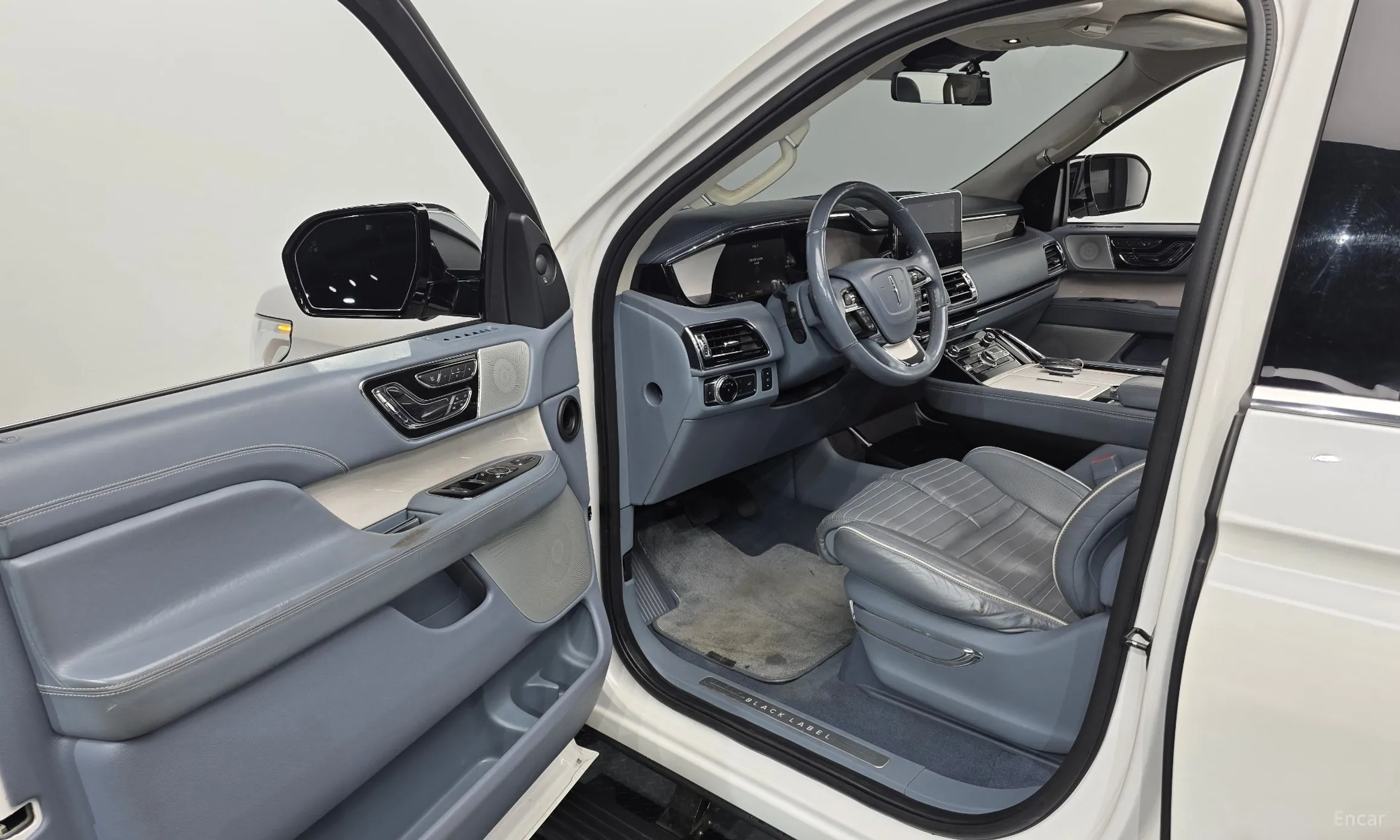 Lincoln Navigator 4th generation превью 10