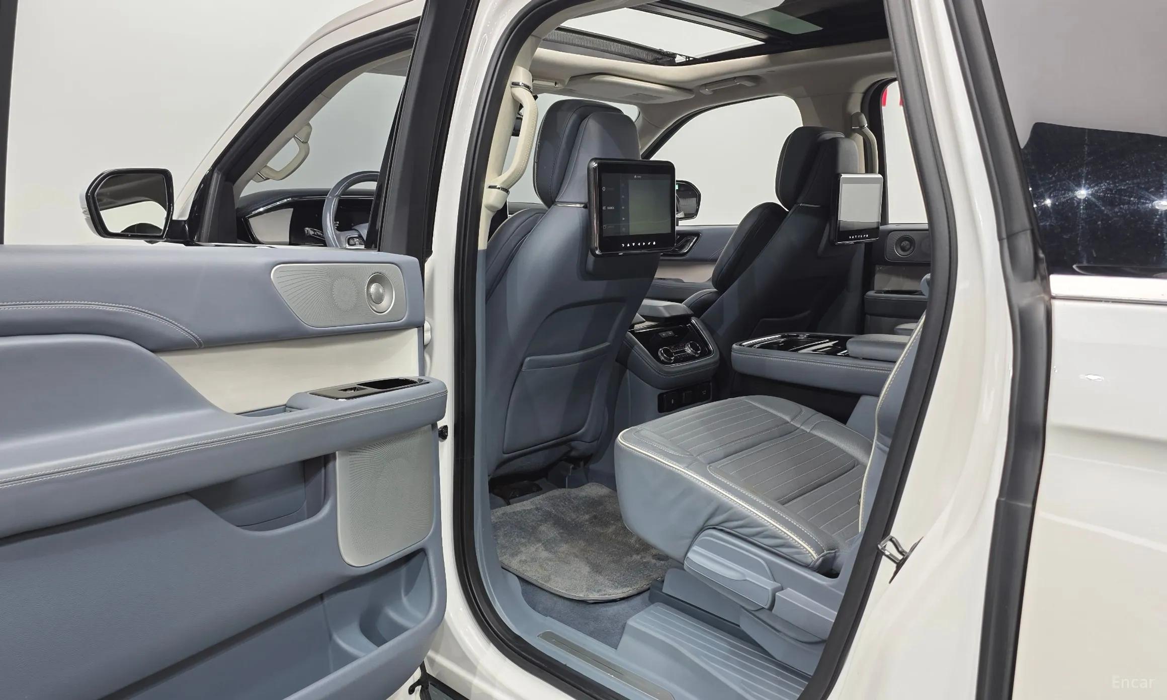 Lincoln Navigator 4th generation превью 12