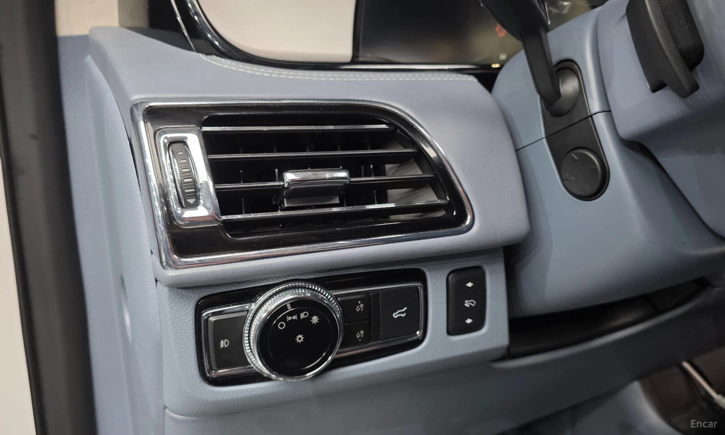 Lincoln Navigator 4th generation превью 13