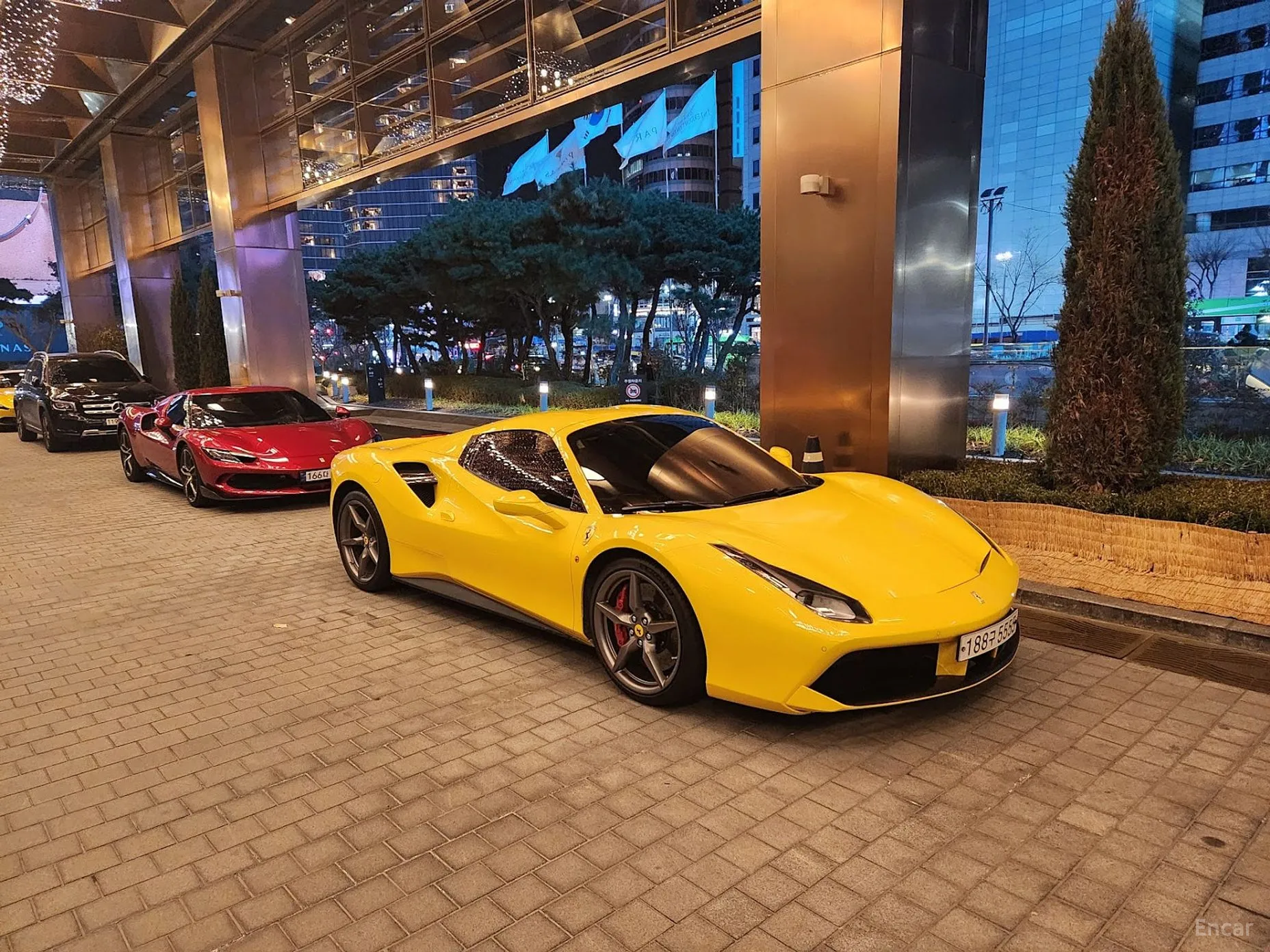 Ferrari 488 Spider превью 2