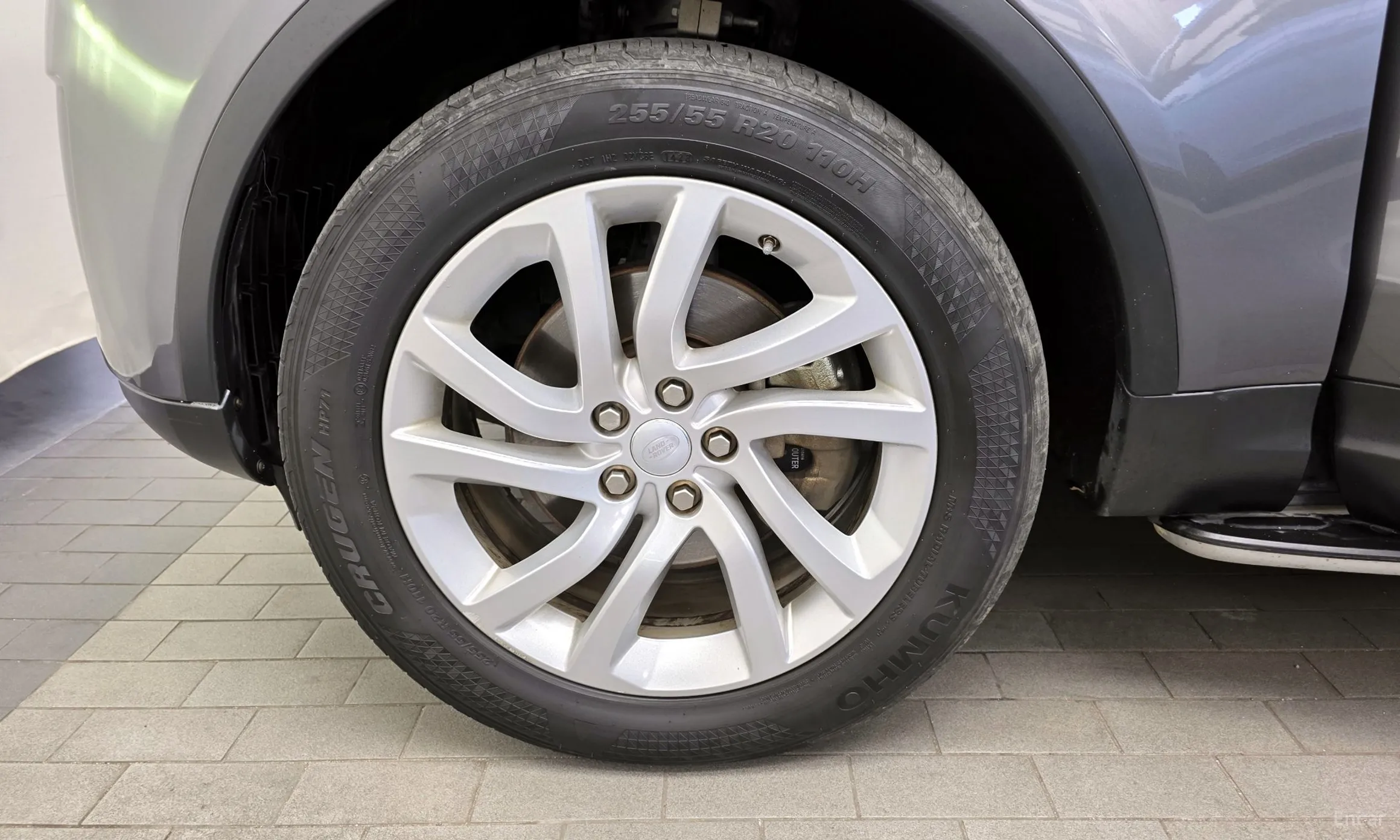 Land Rover Discovery 5 превью 5