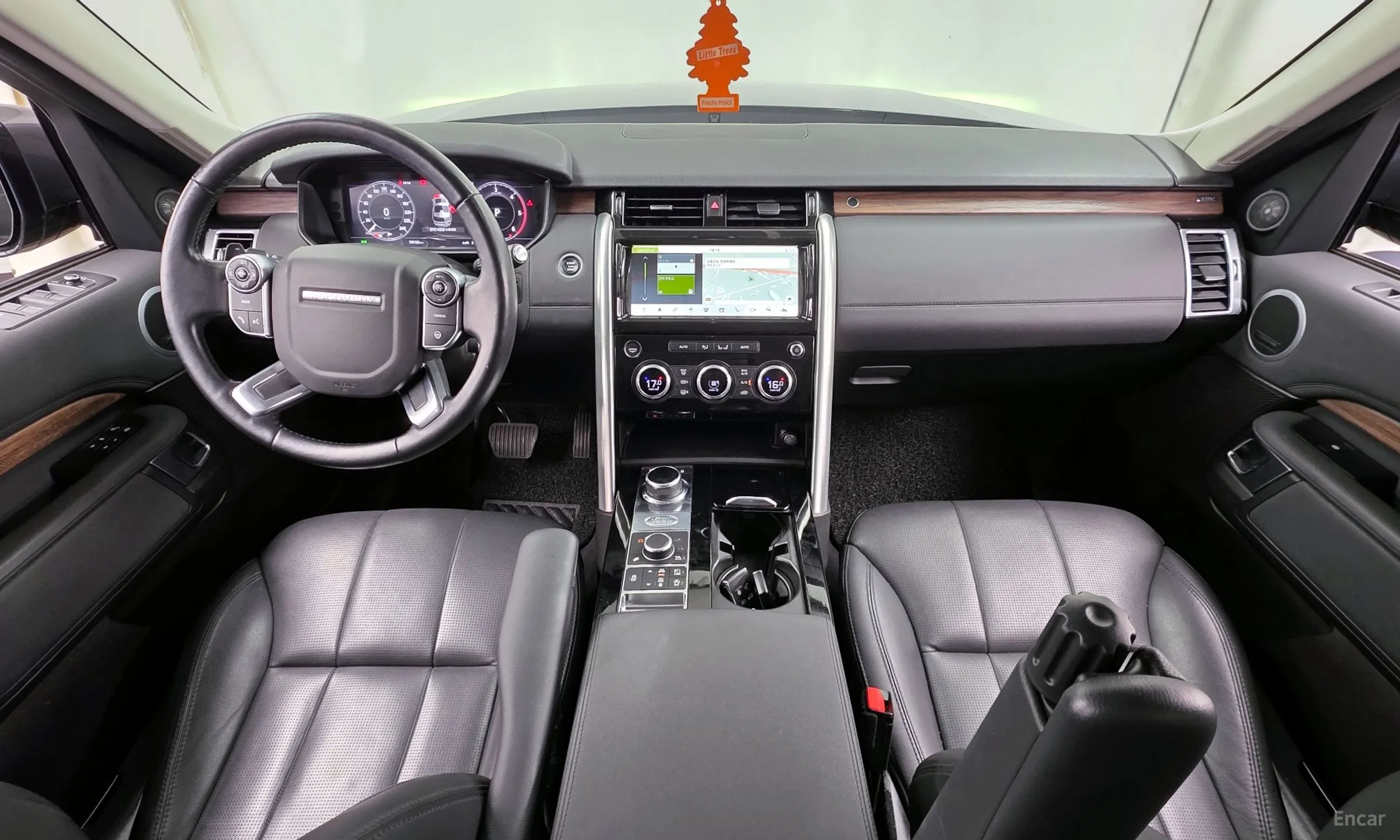Land Rover Discovery 5 превью 7
