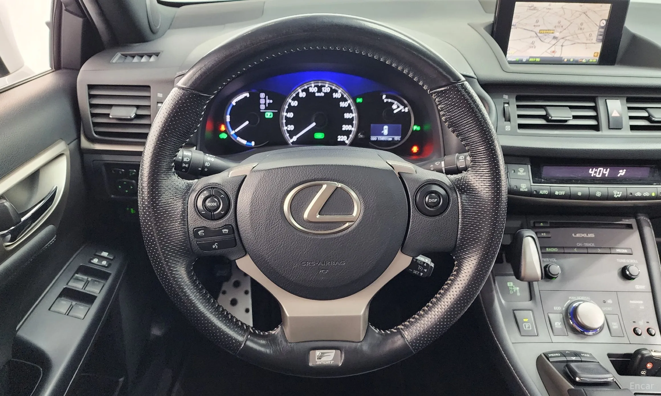 Lexus CT200h превью 12