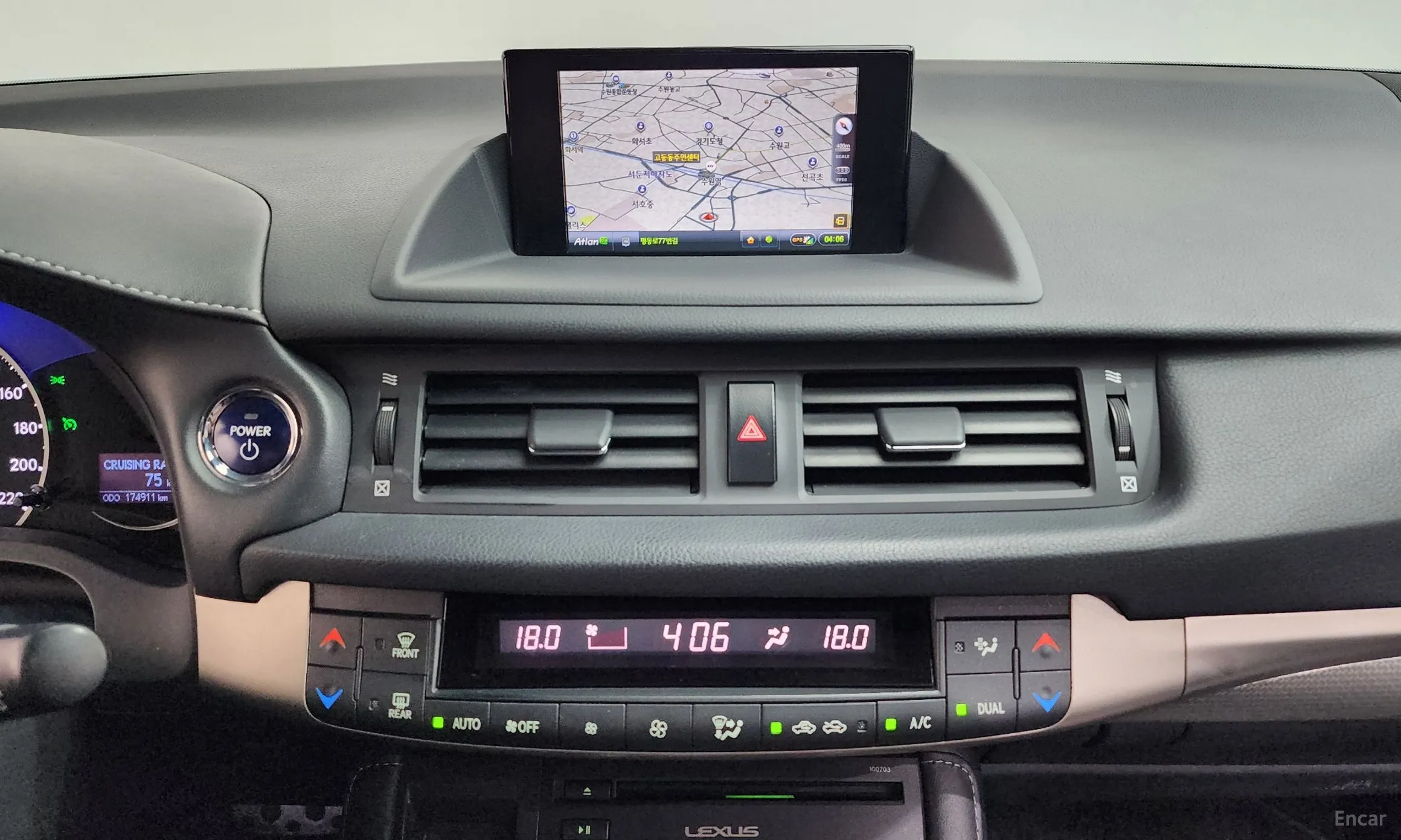 Lexus CT200h превью 13