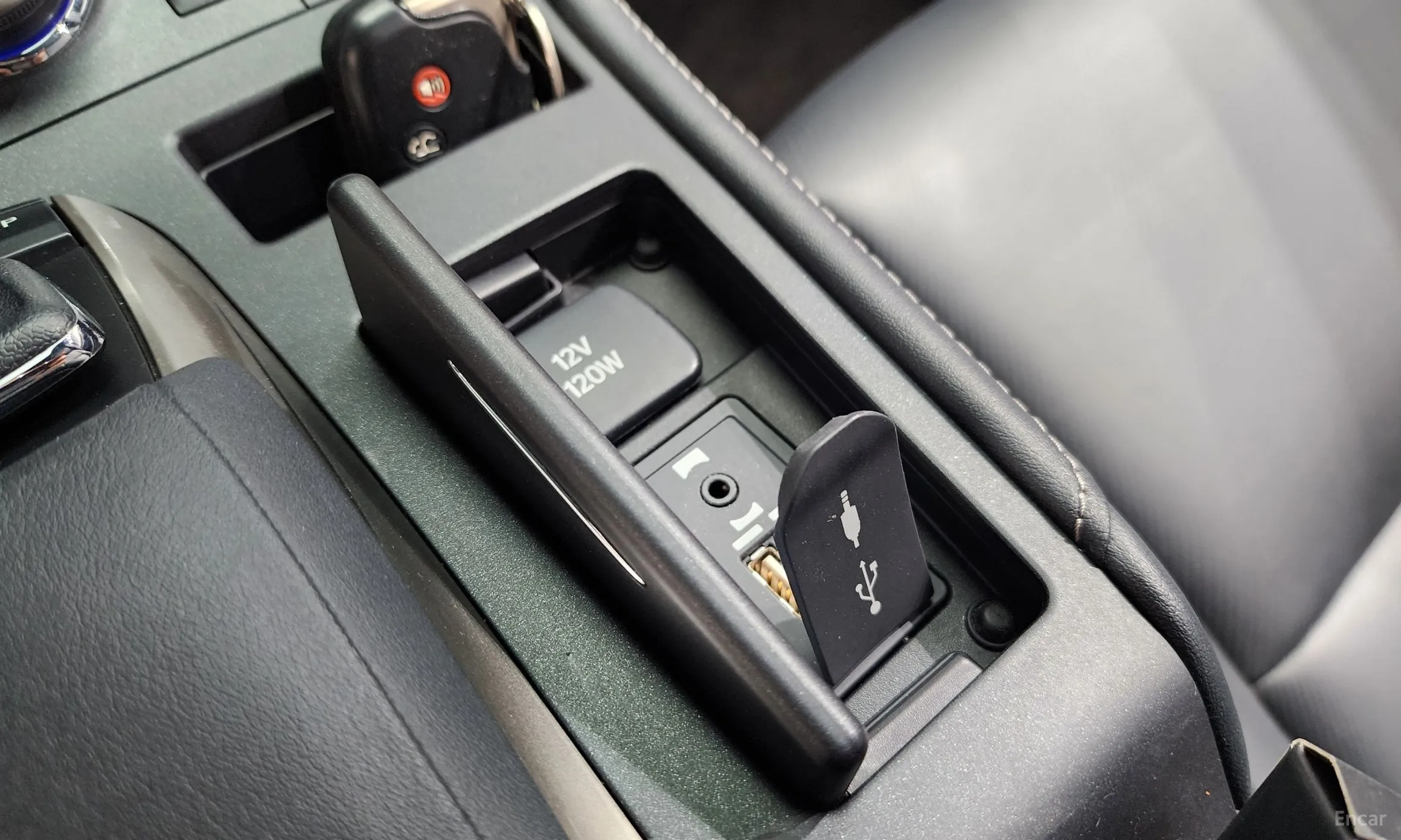 Lexus CT200h превью 15