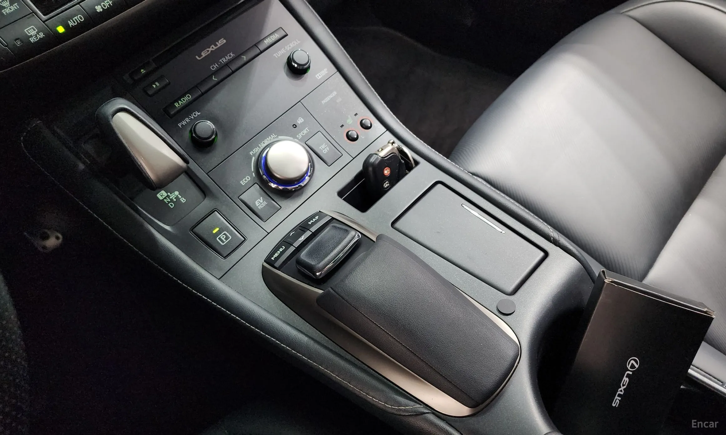 Lexus CT200h превью 9