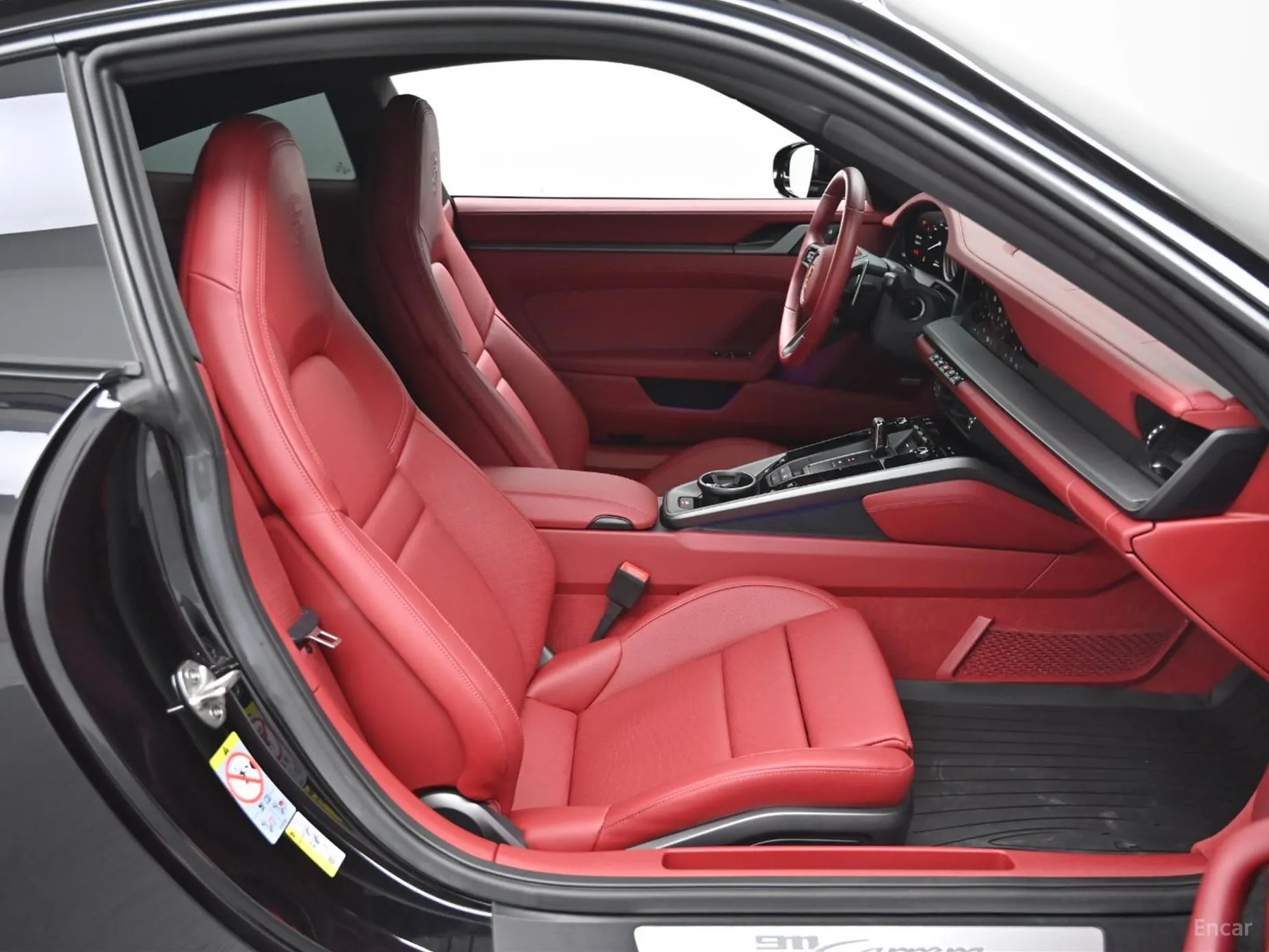 Porsche 911 (992) превью 10