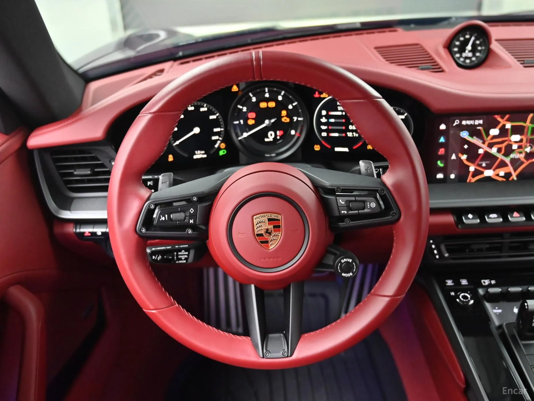 Porsche 911 (992) превью 13
