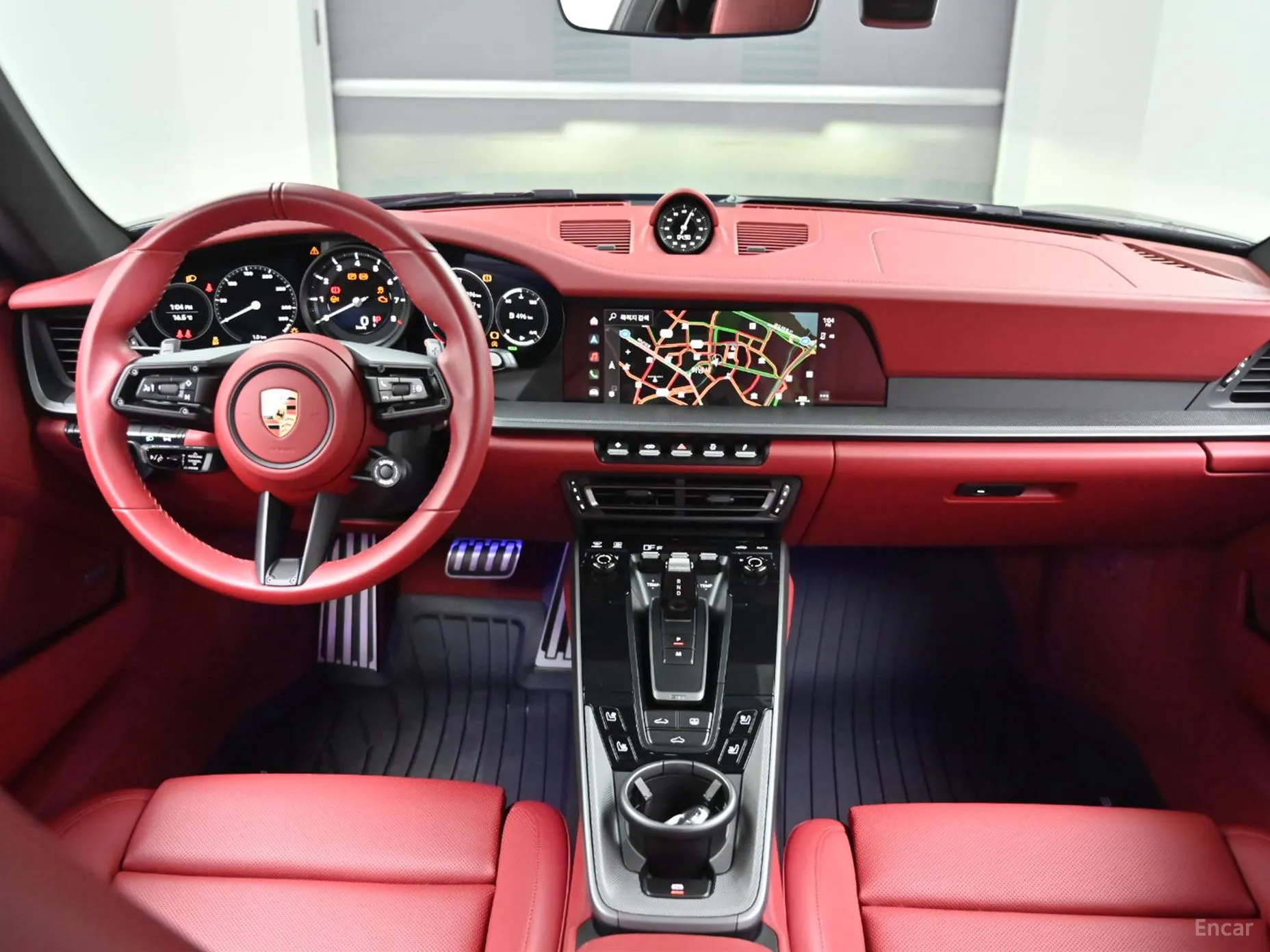 Porsche 911 (992) превью 7