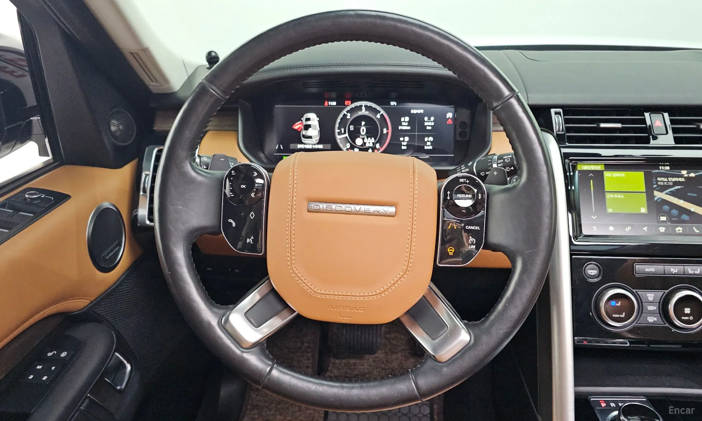 Land Rover Discovery 5 превью 14
